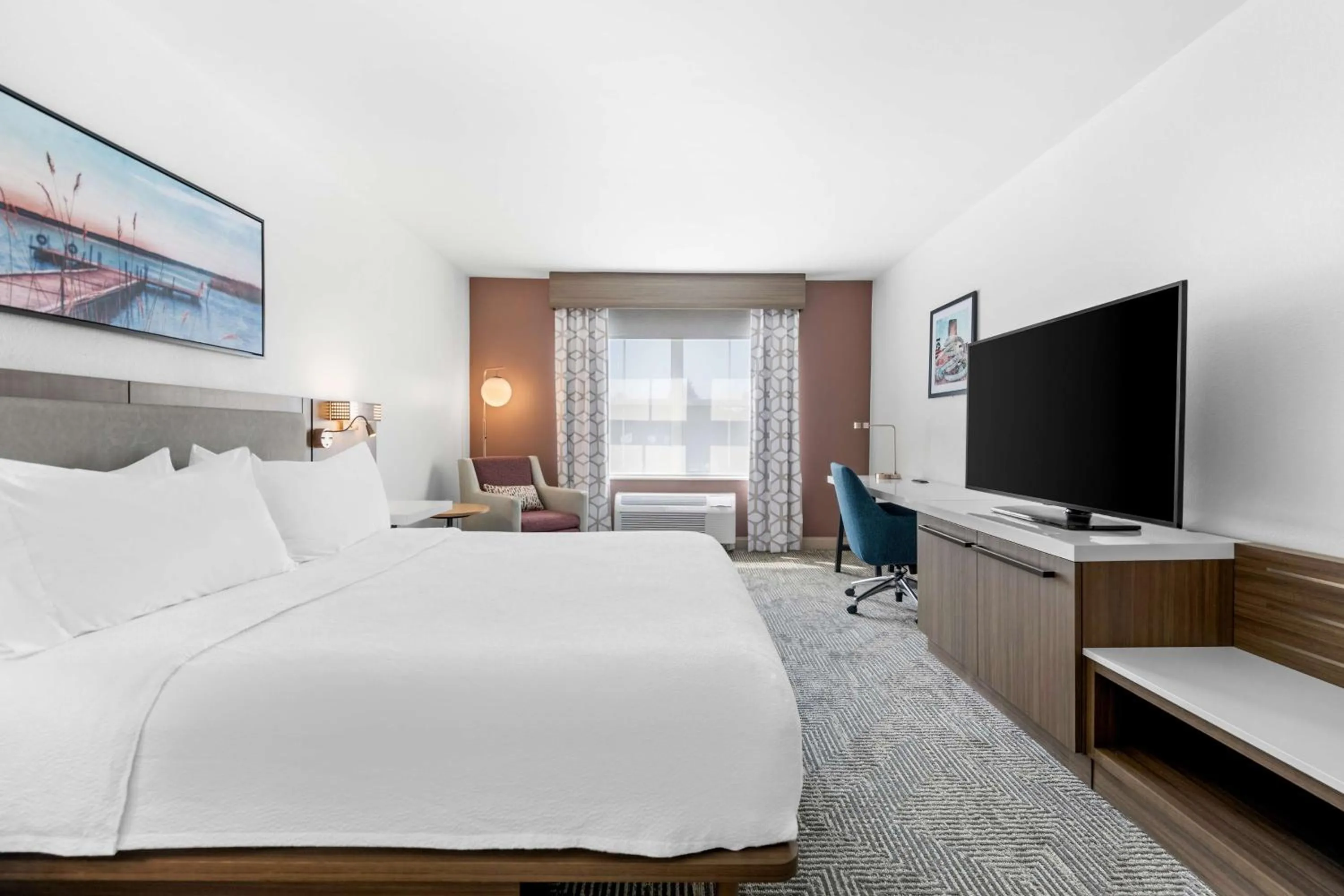 Bed in Hilton Garden Inn Suffolk Riverfront