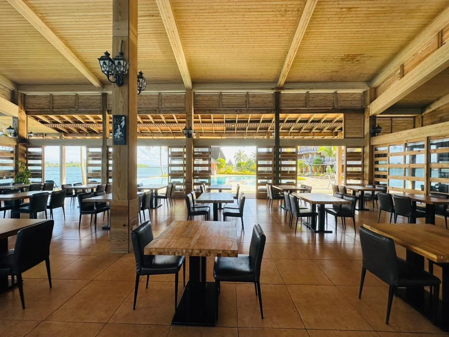 Restaurant/places to eat in Island Paradise Resort Club