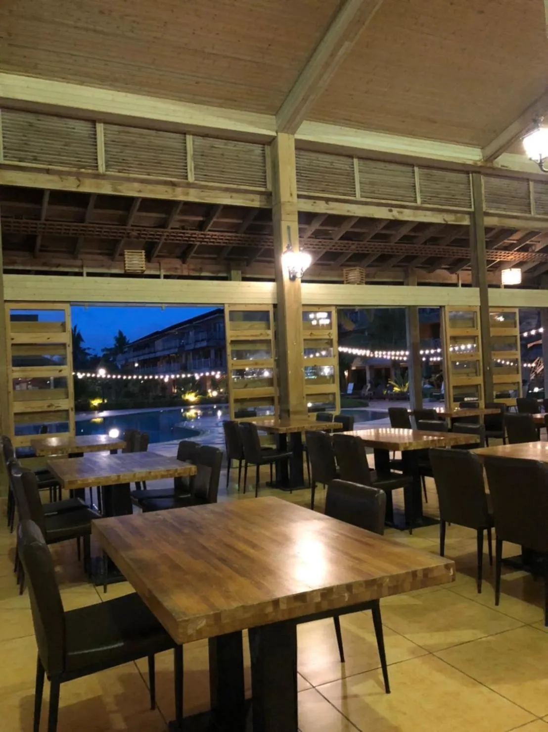 Restaurant/places to eat in Island Paradise Resort Club