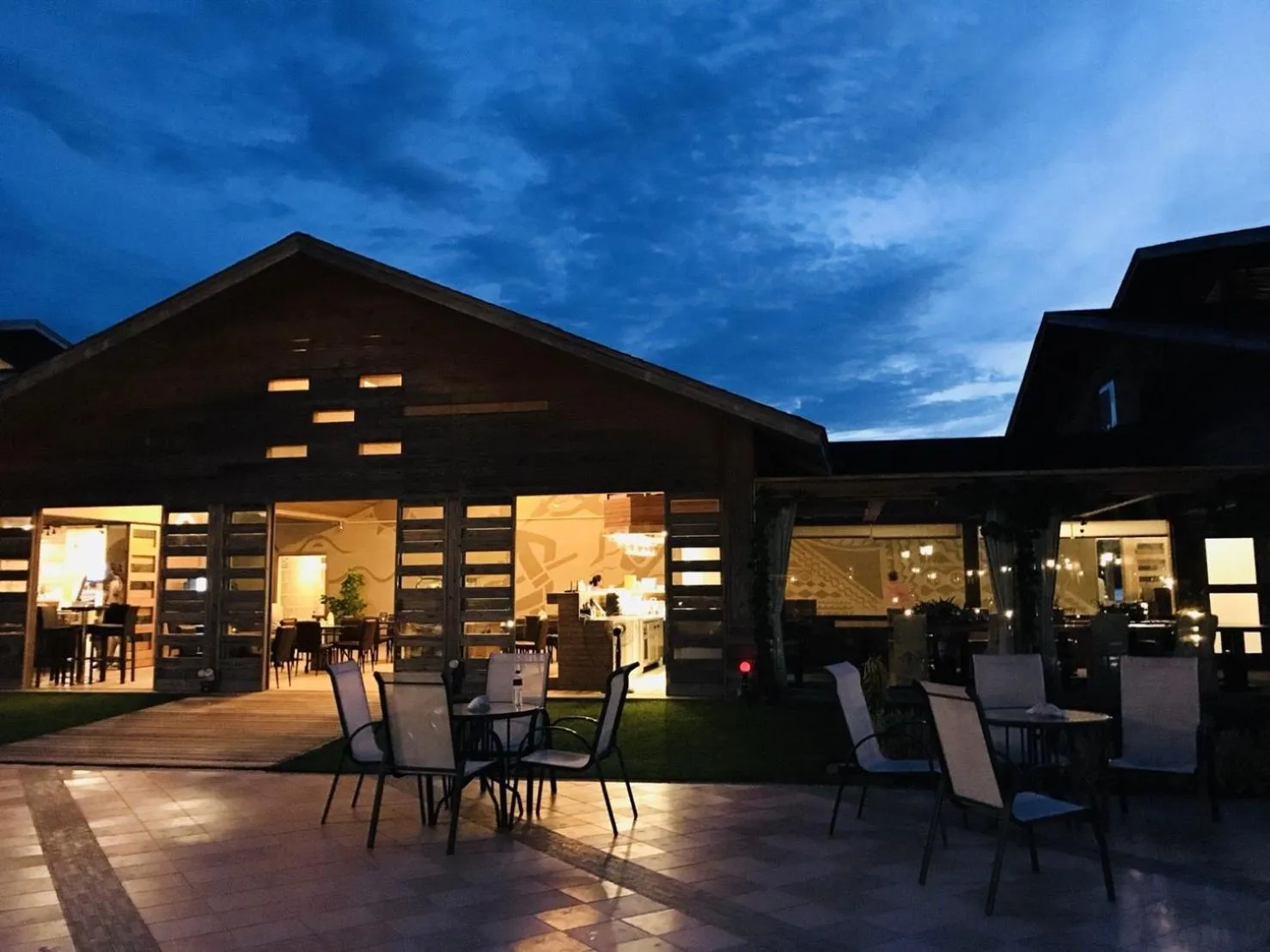 Property building in Island Paradise Resort Club