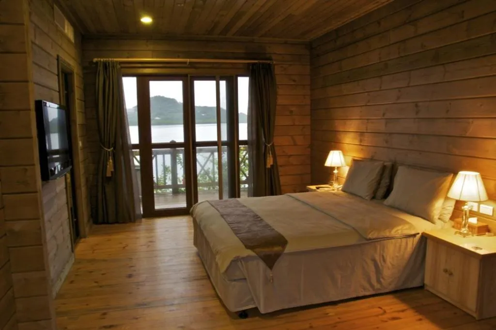 Bed in Island Paradise Resort Club