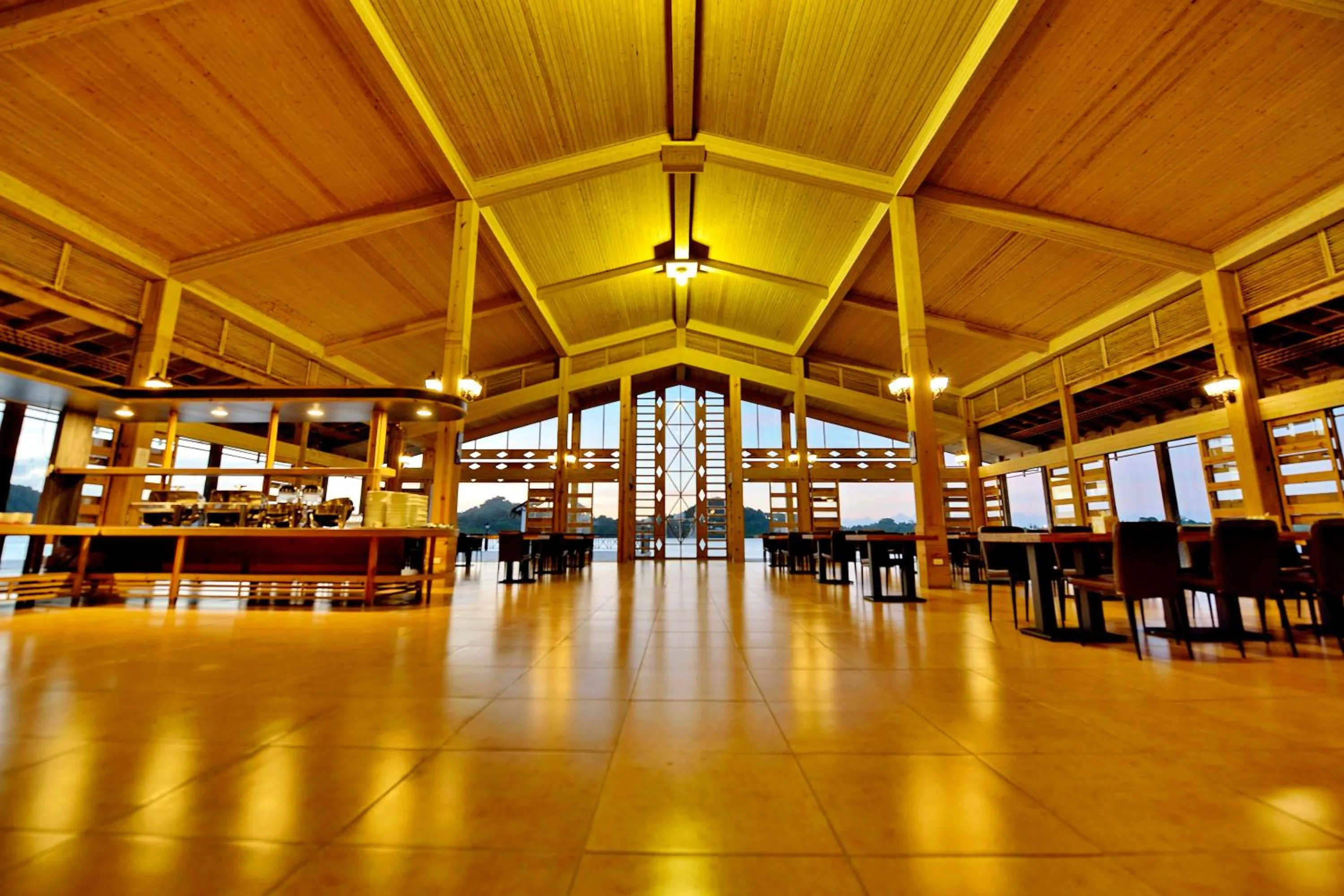 Restaurant/places to eat in Island Paradise Resort Club