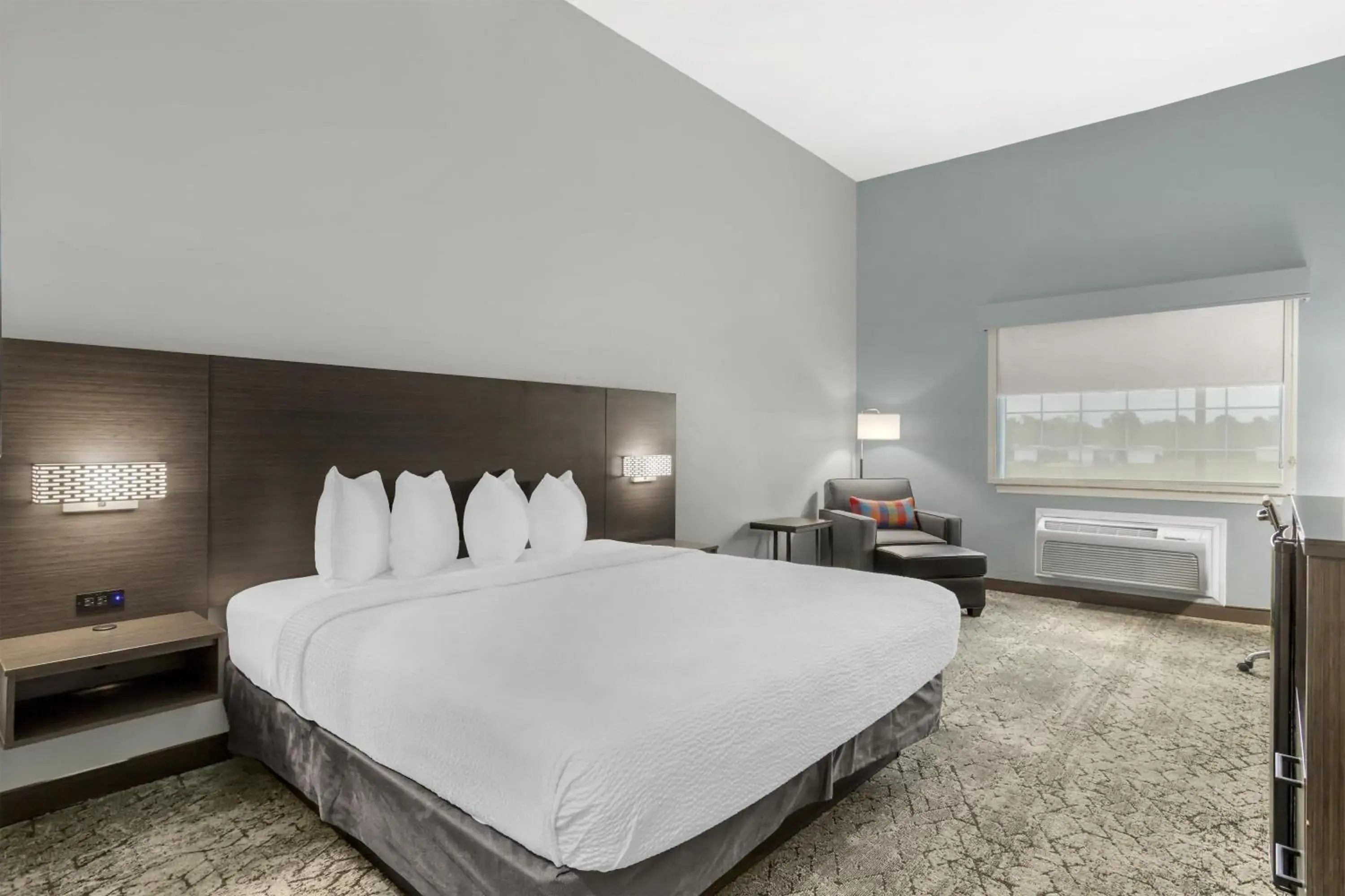 Bedroom, Bed in Best Western Plus New Caney Inn & Suites Bedroom, Bed in Best Western Plus New Caney Inn & Suites