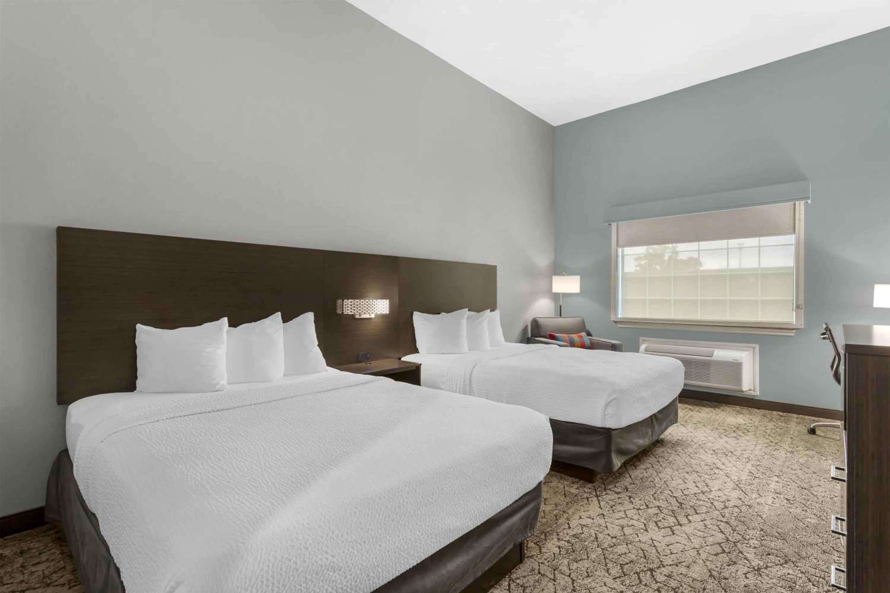 Bedroom, Bed in Best Western Plus New Caney Inn & Suites