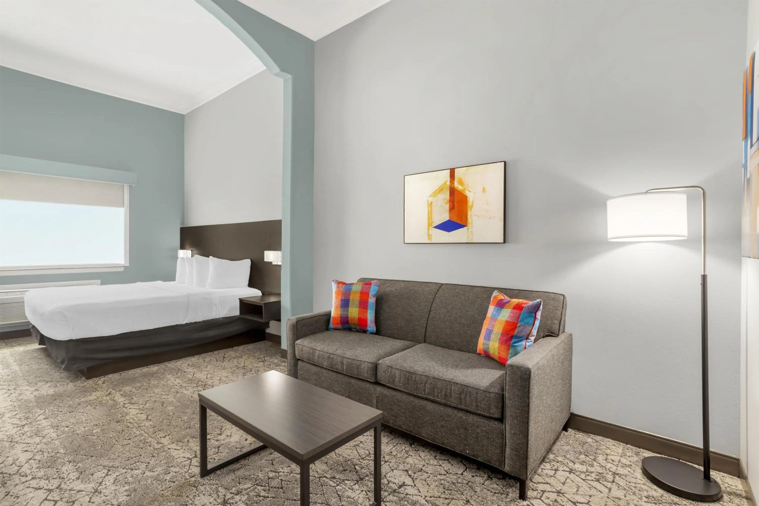 Photo of the whole room, Bed in Best Western Plus New Caney Inn & Suites