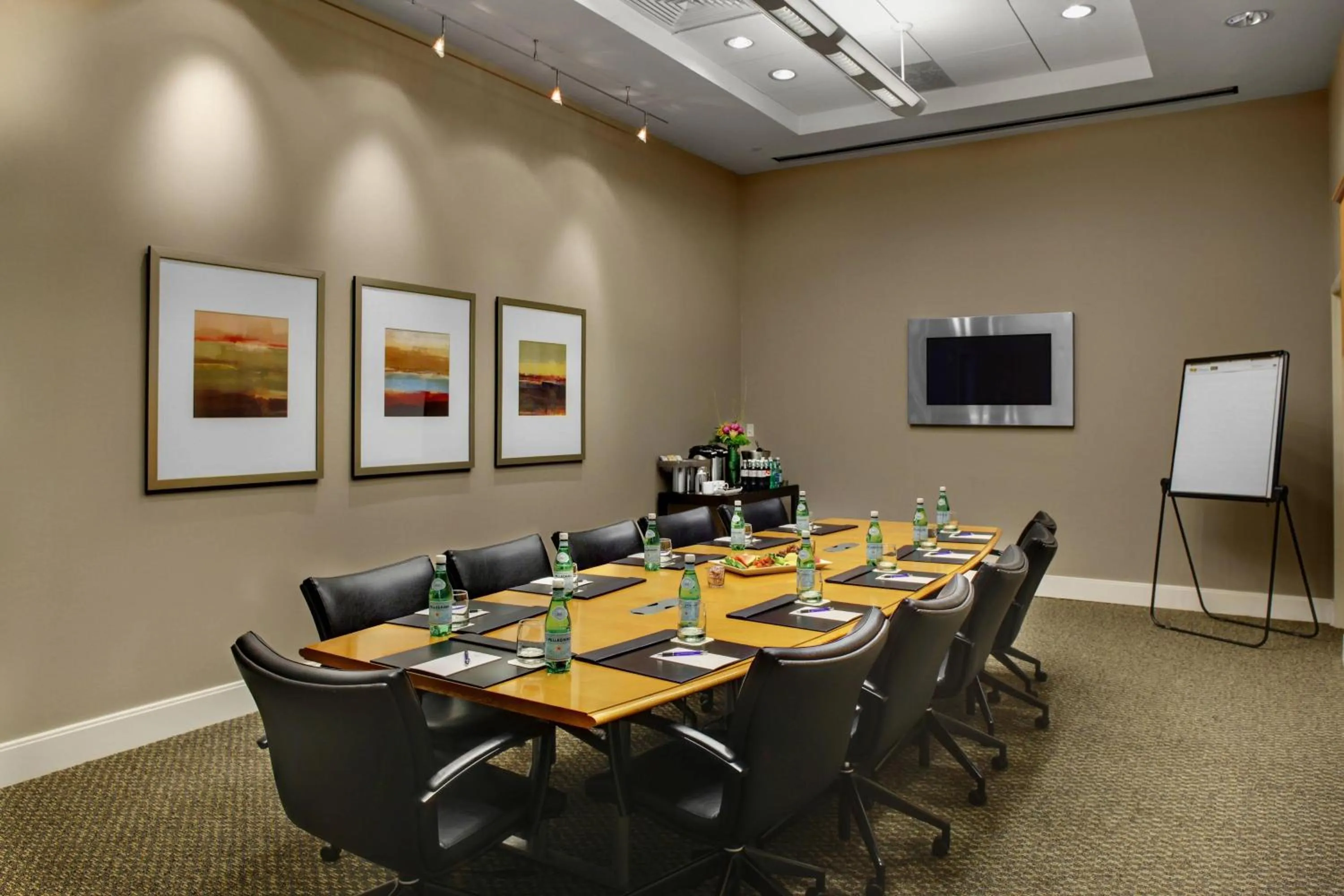 Meeting/conference room in Twelve Midtown, Autograph Collection
