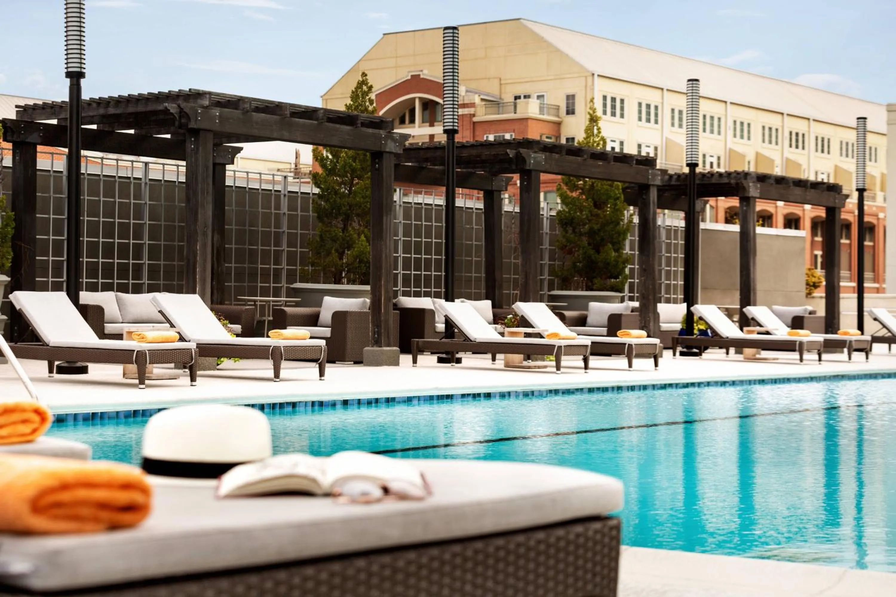 Swimming pool in Twelve Midtown, Autograph Collection