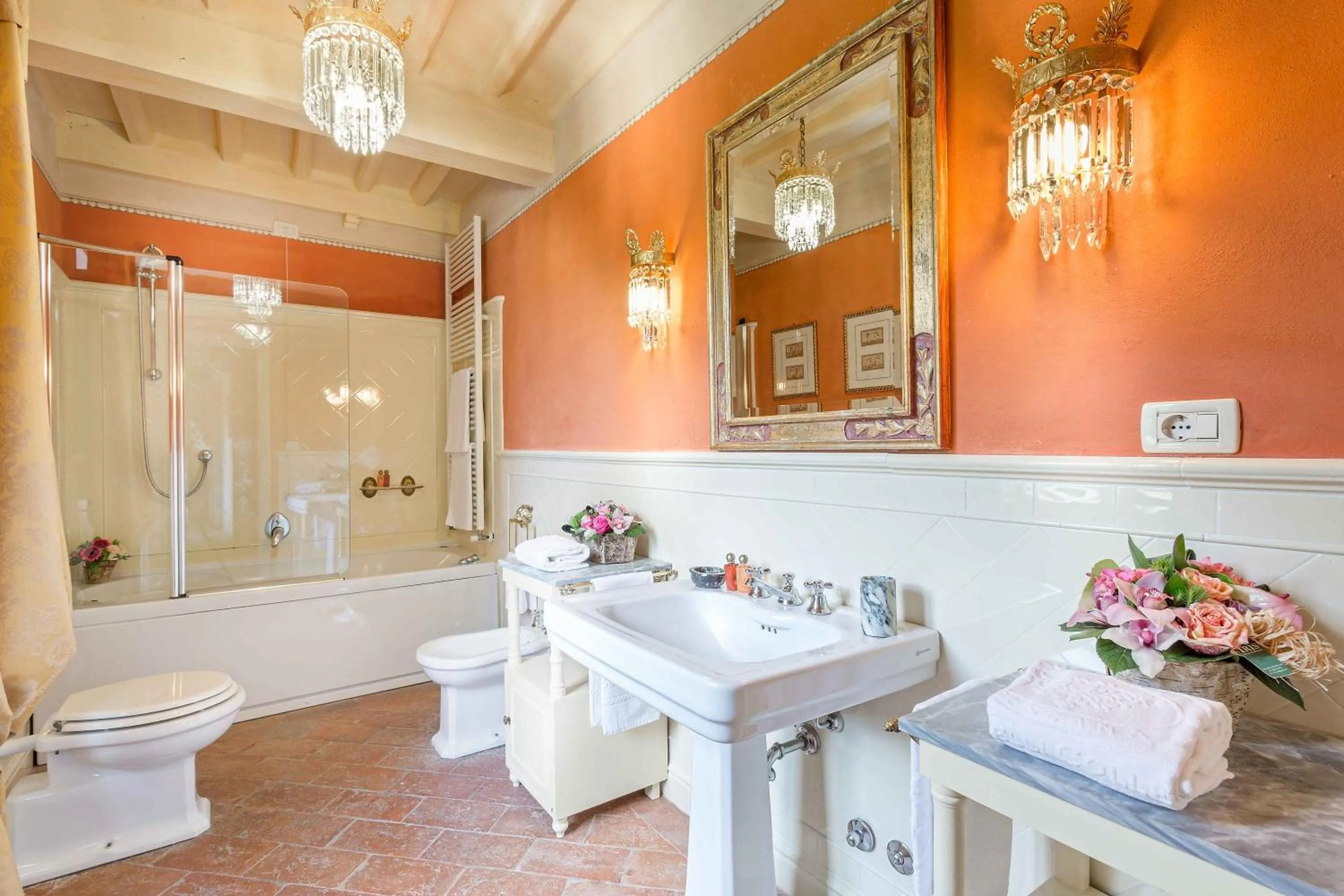 Bathroom in Coselli 's Collection. Luxury Villas Rental