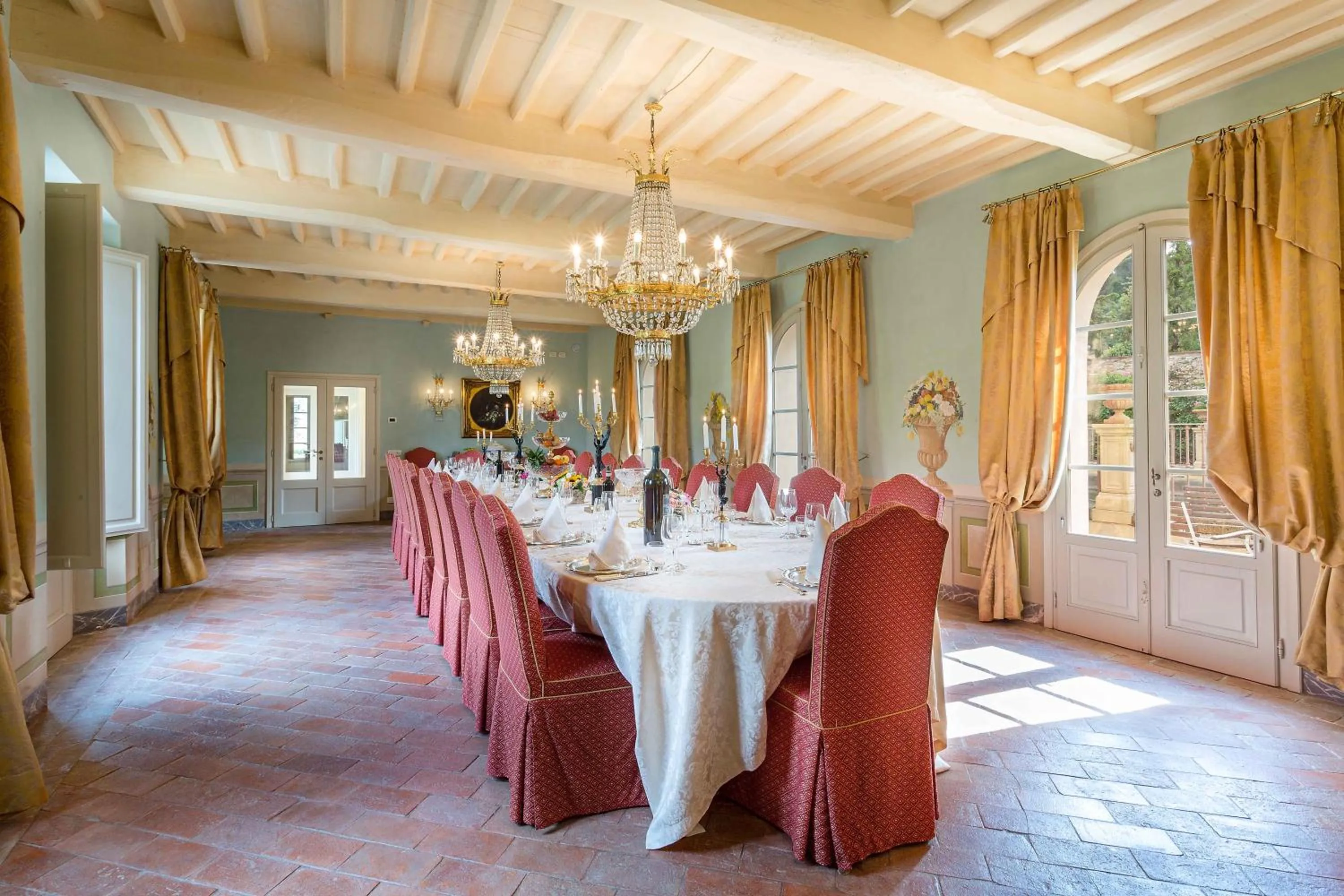 Dining area in Coselli 's Collection. Luxury Villas Rental