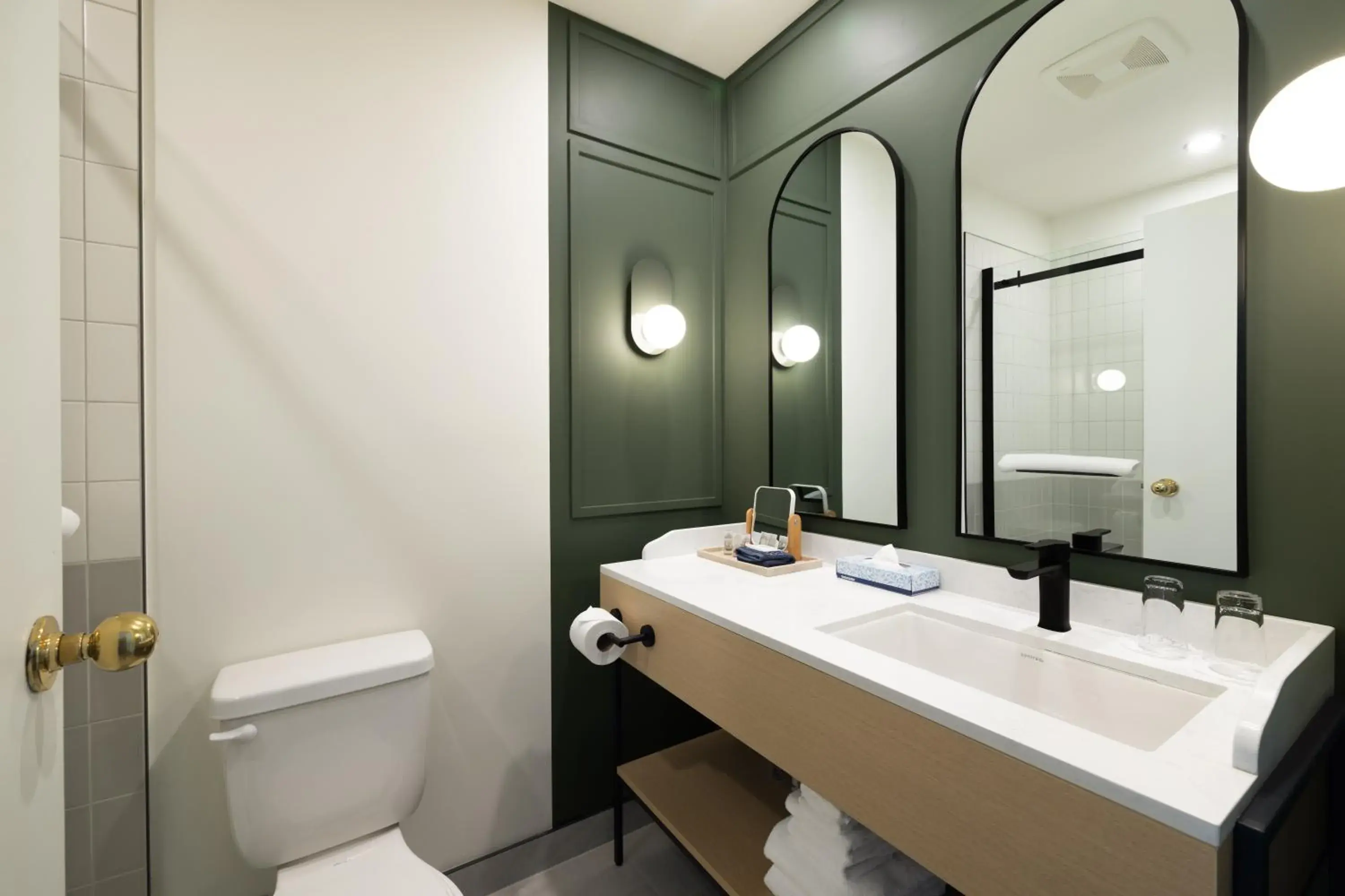 Queen Room in Auberge de la Montagne Coupée Queen Room in Auberge de la Montagne Coupée