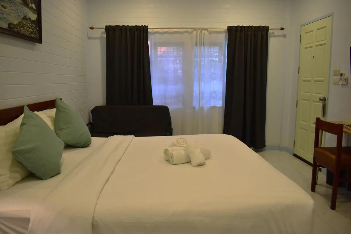 Bedroom, Bed in Greenery Hostel