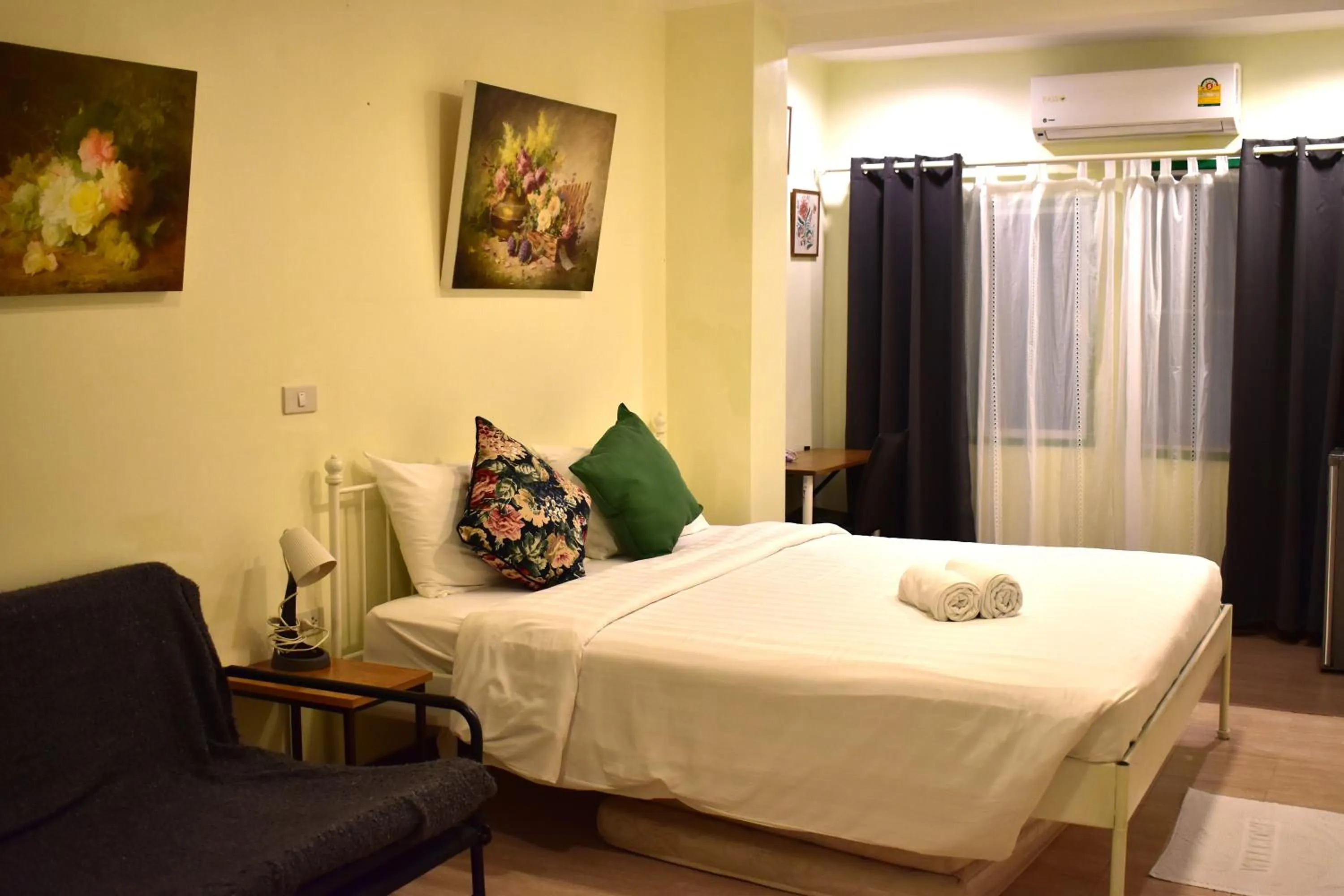 Bedroom, Bed in Greenery Hostel