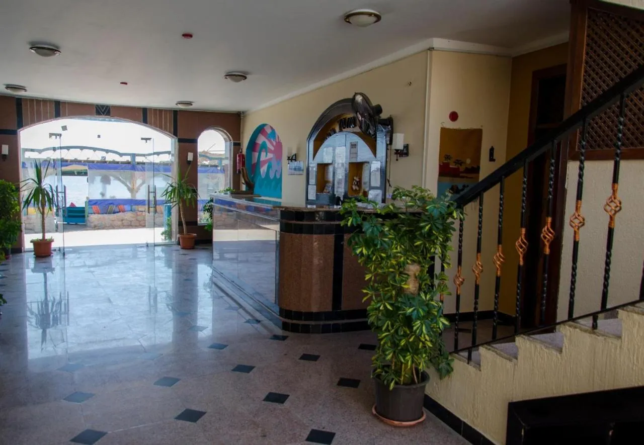 Facade/entrance in New Yalla Hotel