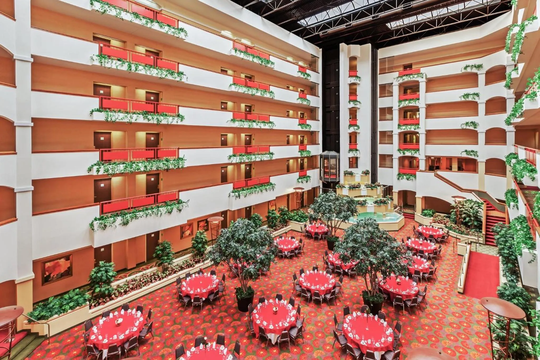 Meeting/conference room in Holiday Inn & Suites Springfield-I-44 by IHG