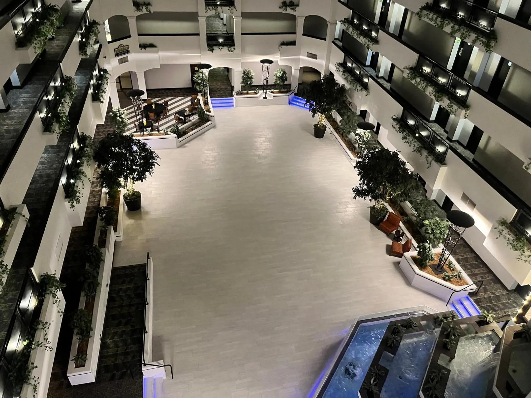 Property building in Holiday Inn & Suites Springfield-I-44 by IHG