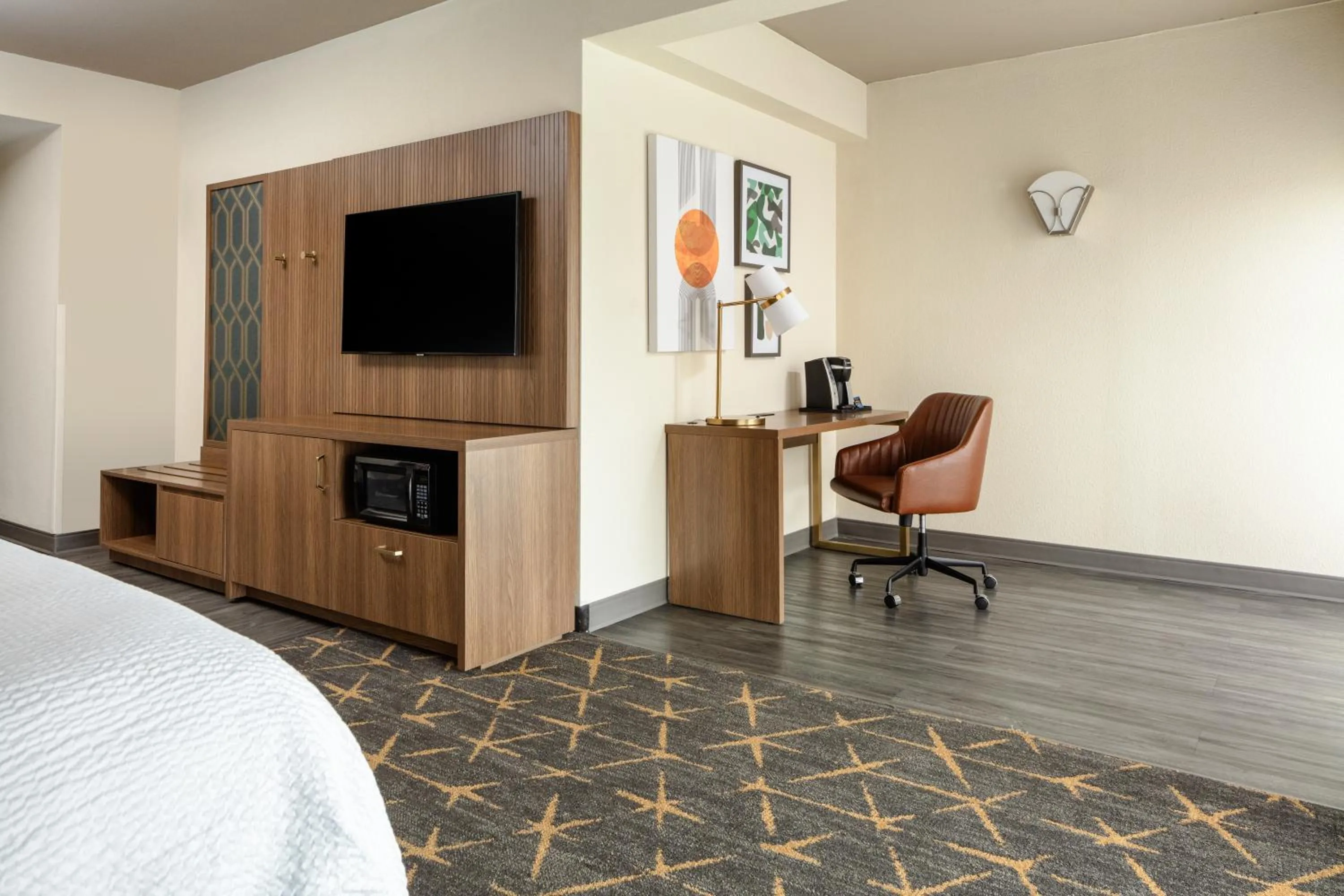 Bedroom, Bed in Holiday Inn & Suites Springfield-I-44 by IHG