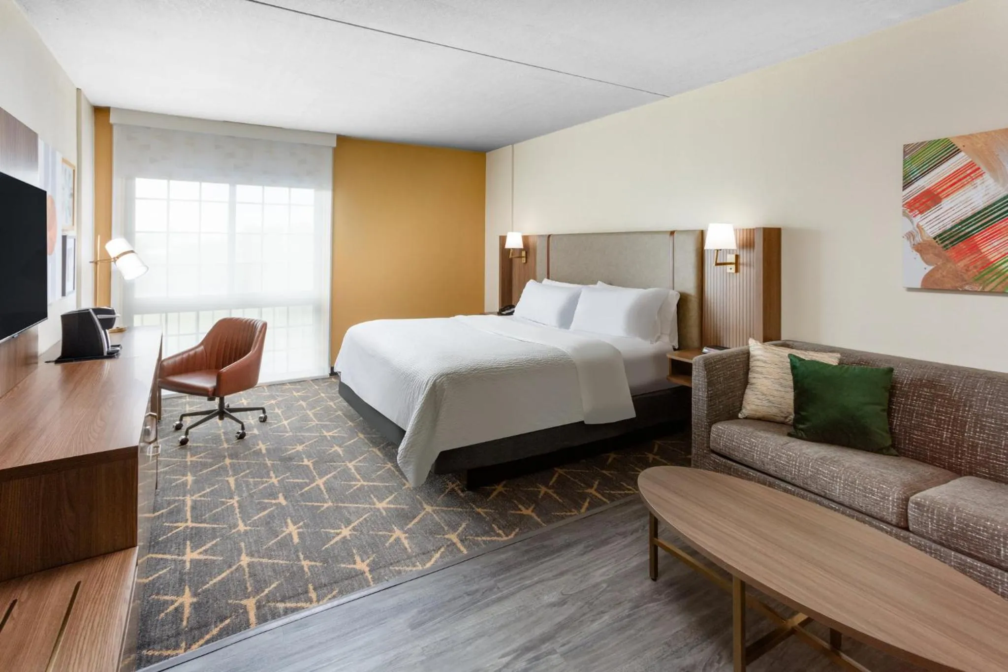 Photo of the whole room, Bed in Holiday Inn & Suites Springfield-I-44 by IHG