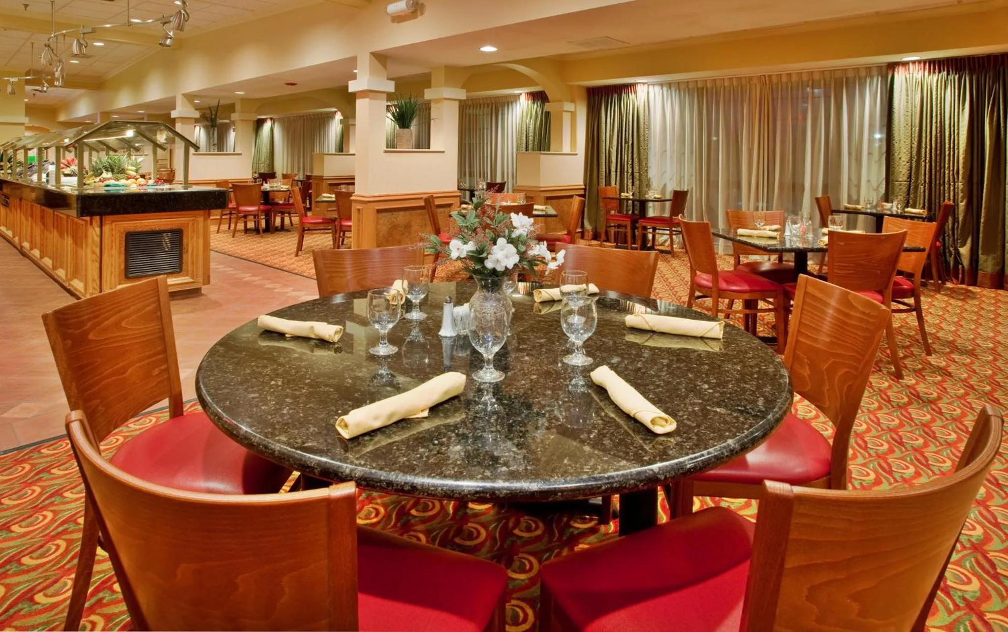 Restaurant/places to eat in Holiday Inn & Suites Springfield-I-44 by IHG