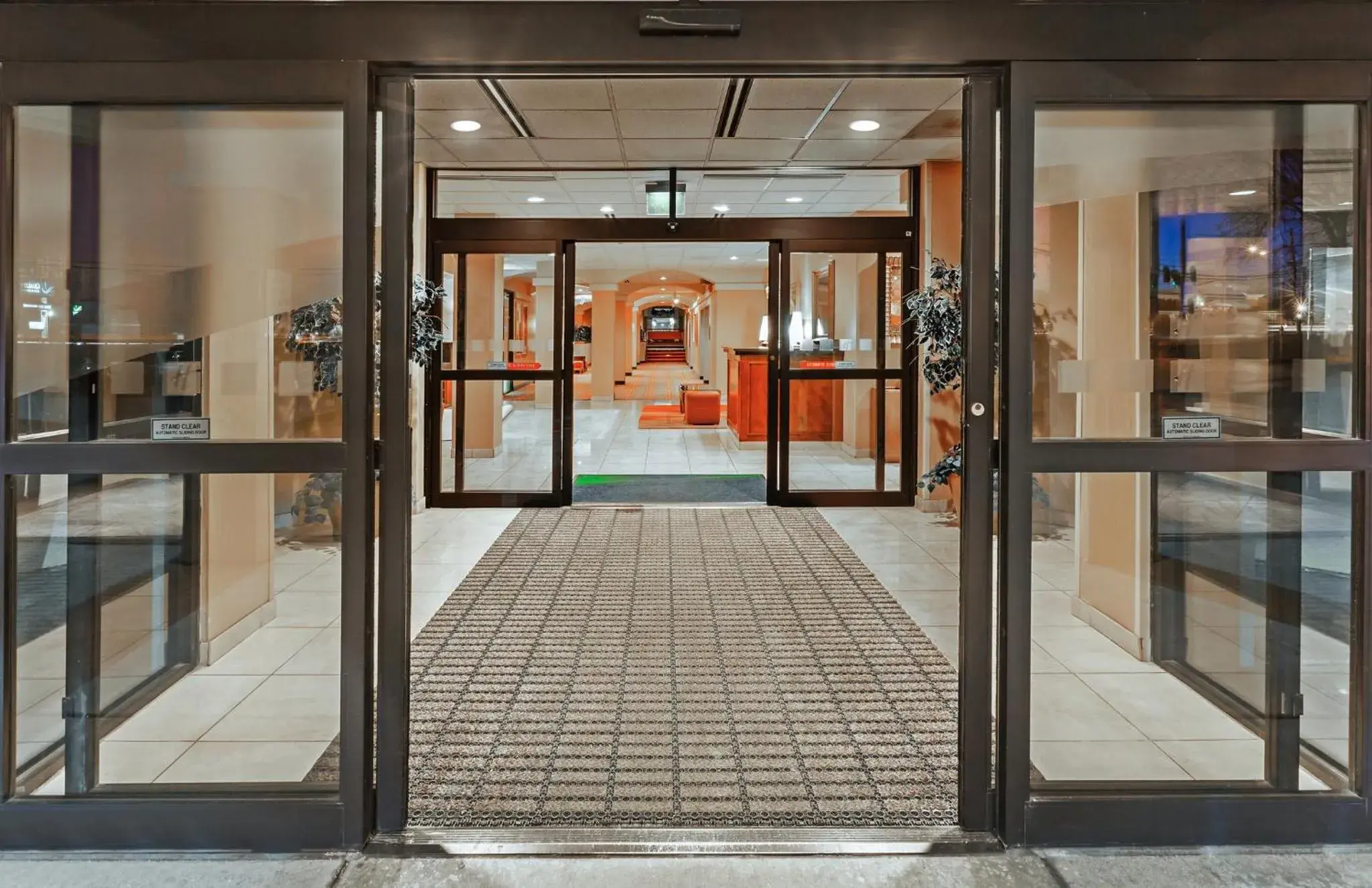 Property building in Holiday Inn & Suites Springfield - I-44 by IHG Property building in Holiday Inn & Suites Springfield - I-44 by IHG