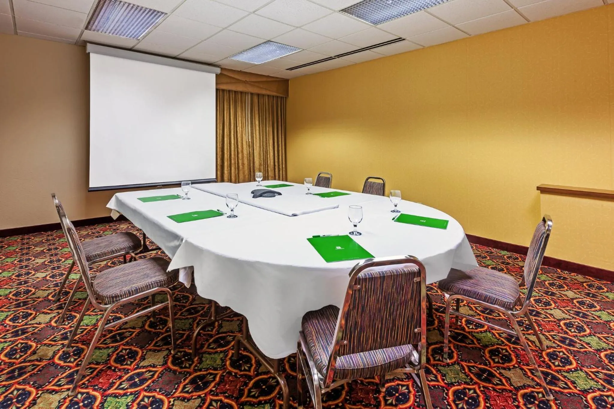Meeting/conference room in Holiday Inn & Suites Springfield-I-44 by IHG