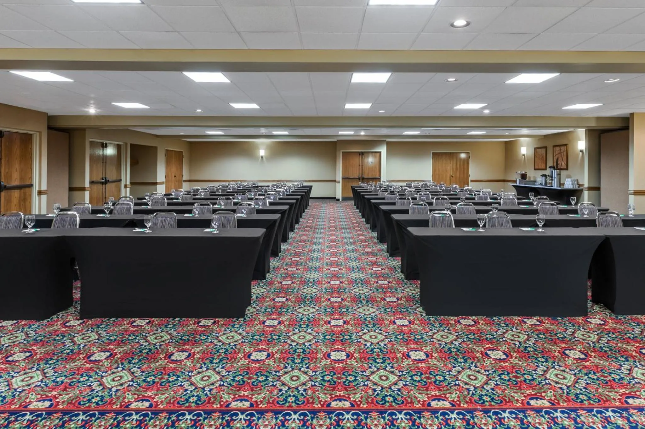 Meeting/conference room in Holiday Inn & Suites Springfield-I-44 by IHG