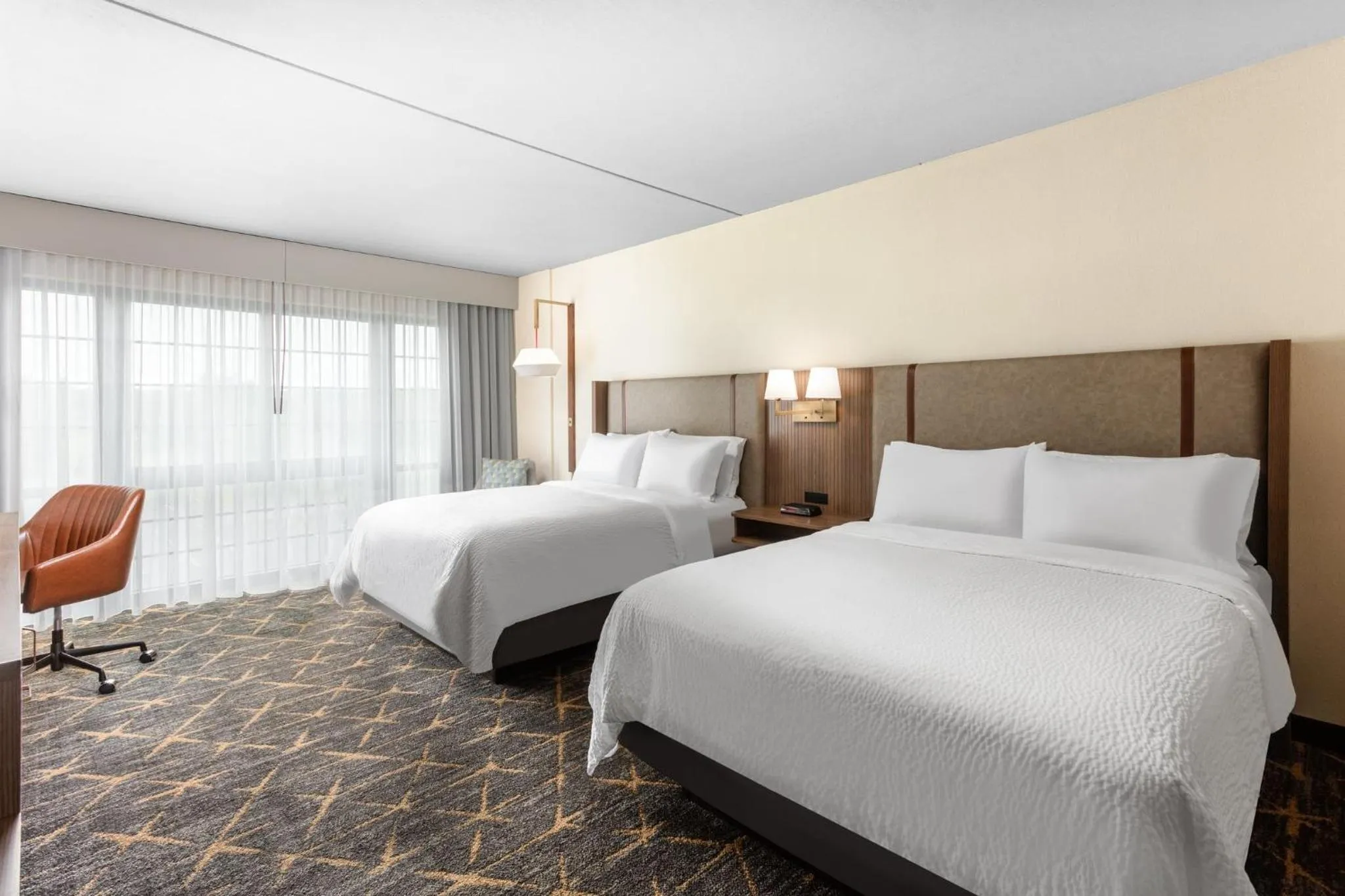 Photo of the whole room, Bed in Holiday Inn & Suites Springfield-I-44 by IHG