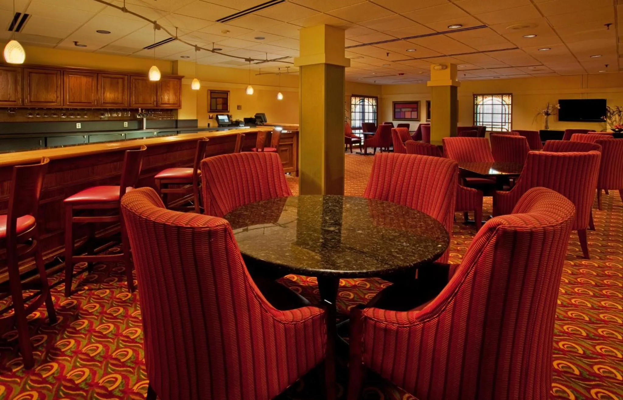 Lounge or bar in Holiday Inn & Suites Springfield-I-44 by IHG