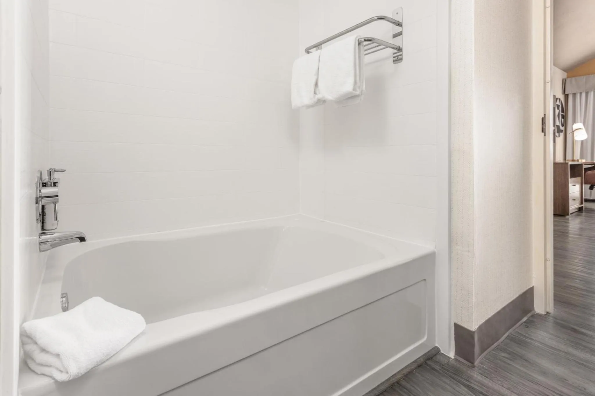 Bathroom in Holiday Inn & Suites Springfield-I-44 by IHG