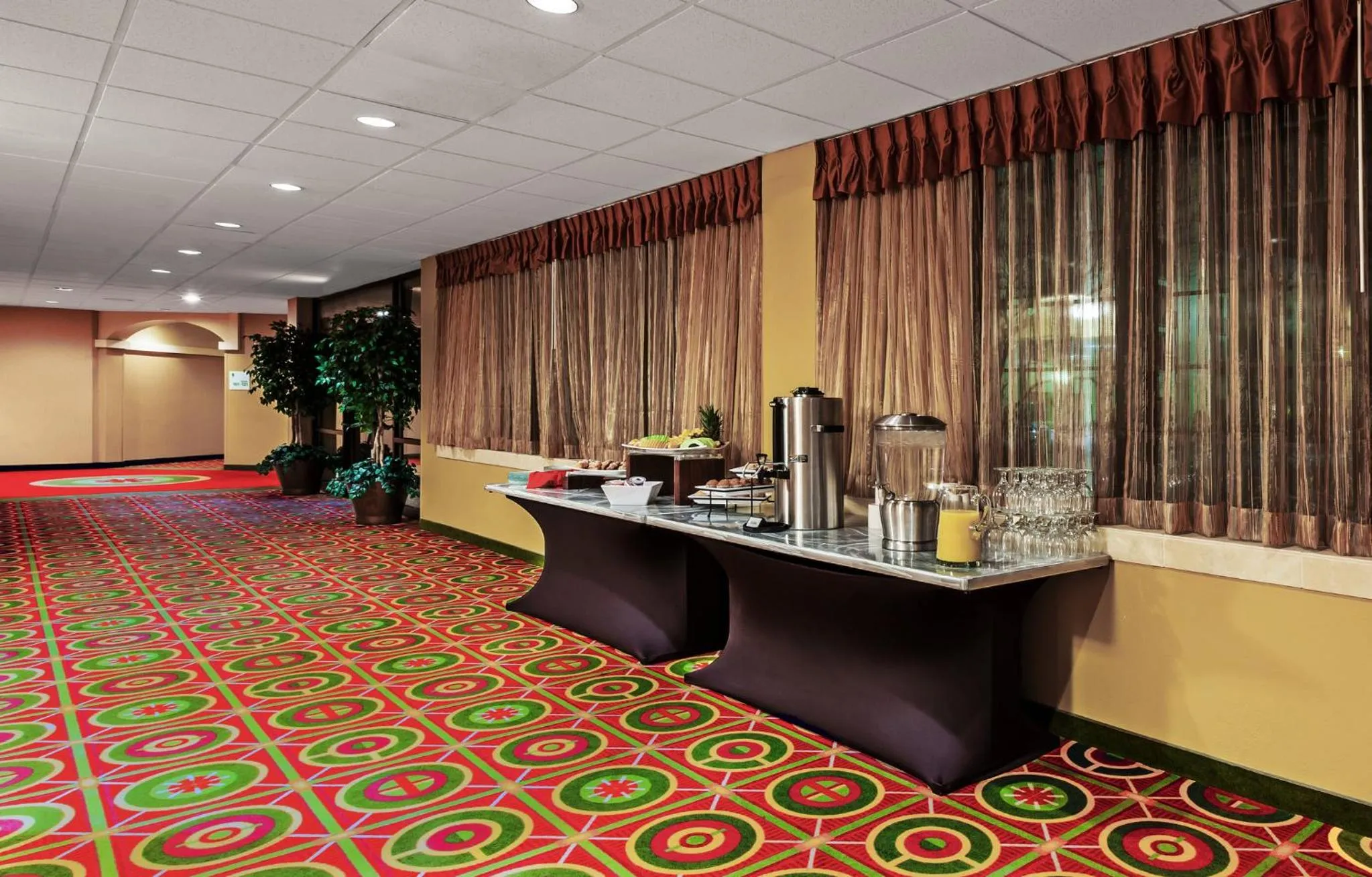Meeting/conference room in Holiday Inn & Suites Springfield-I-44 by IHG