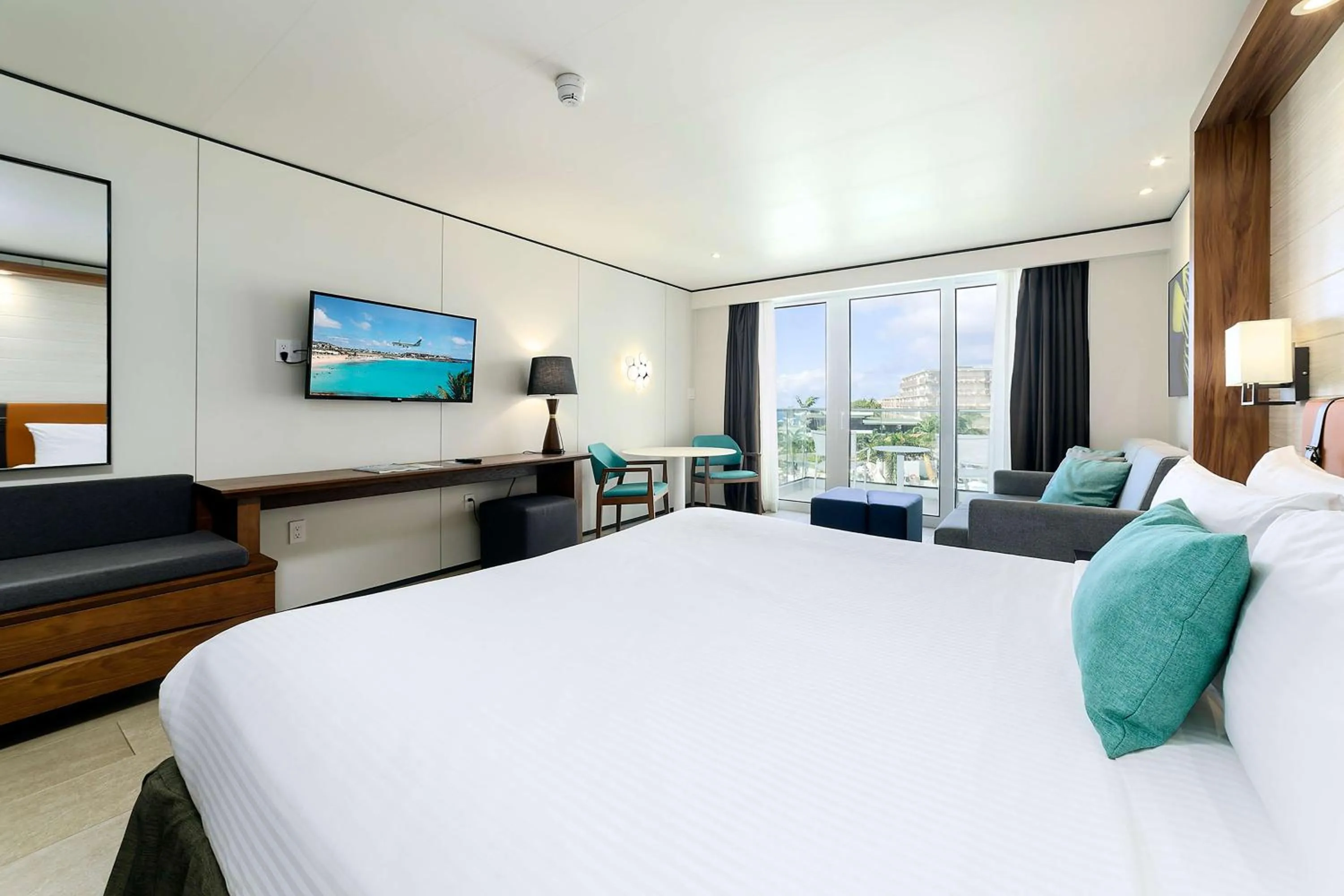 Bedroom, Bed in Sonesta Maho Beach All Inclusive Resort Casino & Spa