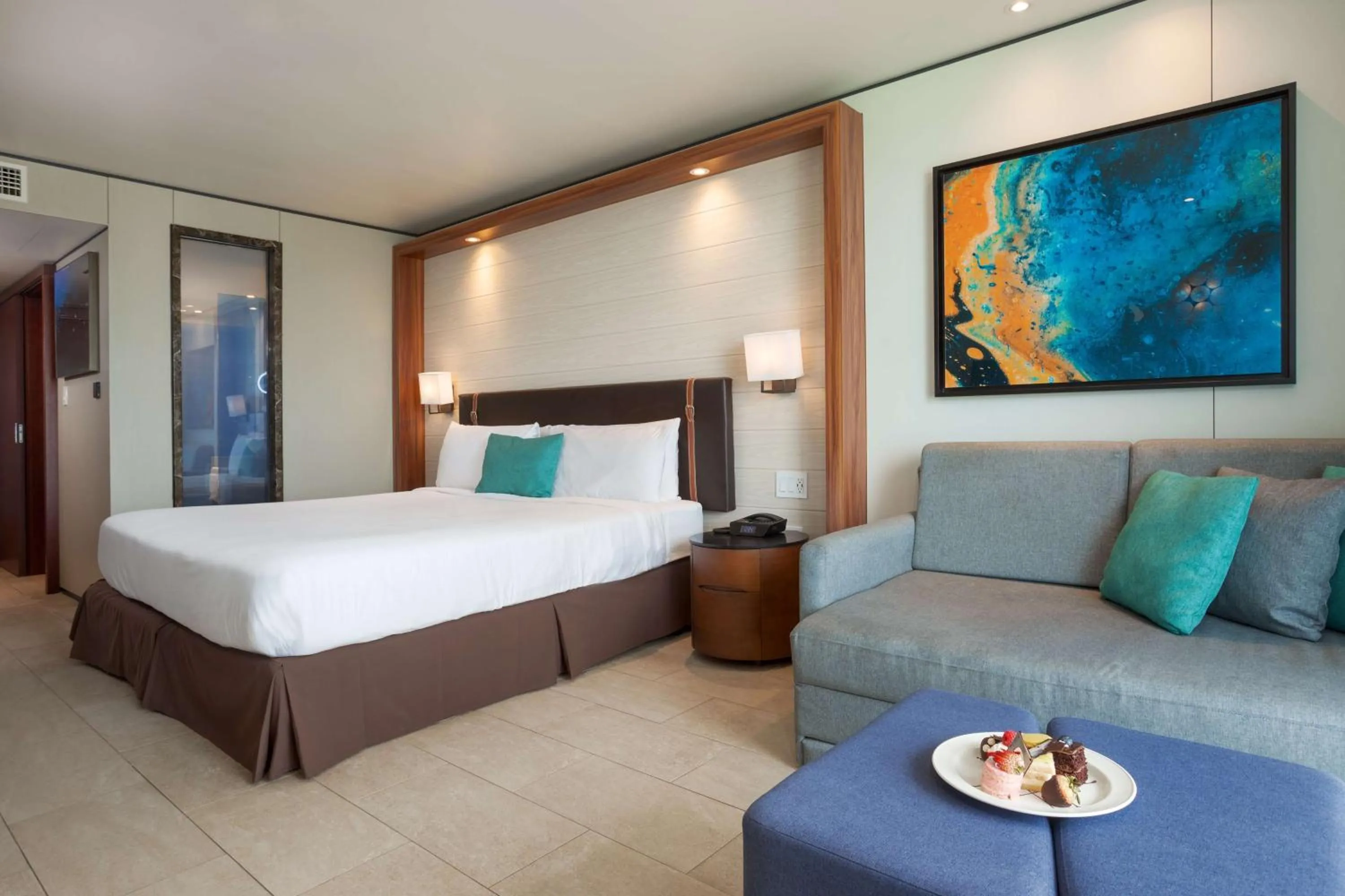 Bedroom, Bed in Sonesta Maho Beach All Inclusive Resort Casino & Spa