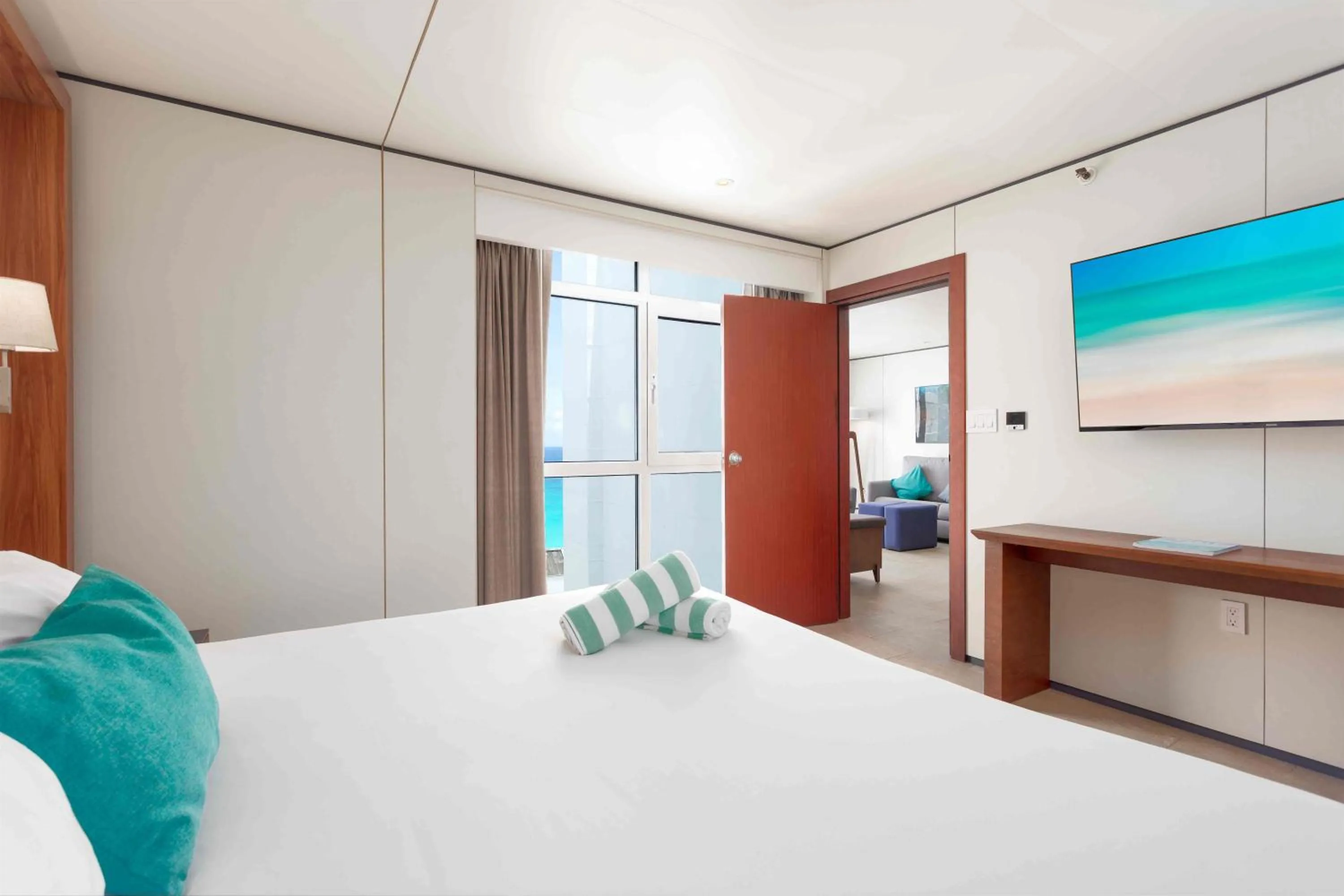 Photo of the whole room, Bed in Sonesta Maho Beach All Inclusive Resort Casino & Spa