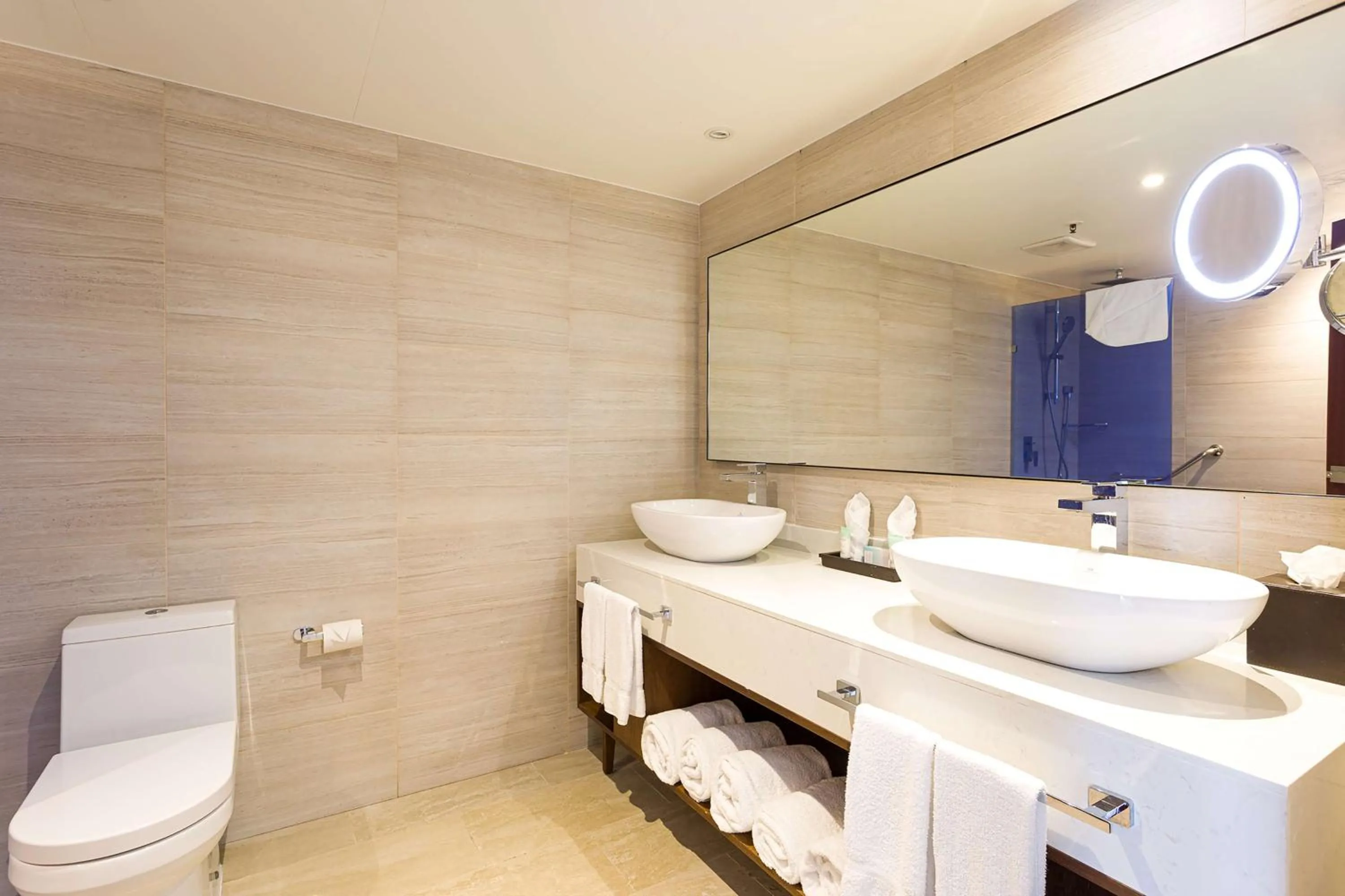 Bathroom in Sonesta Maho Beach All Inclusive Resort Casino & Spa