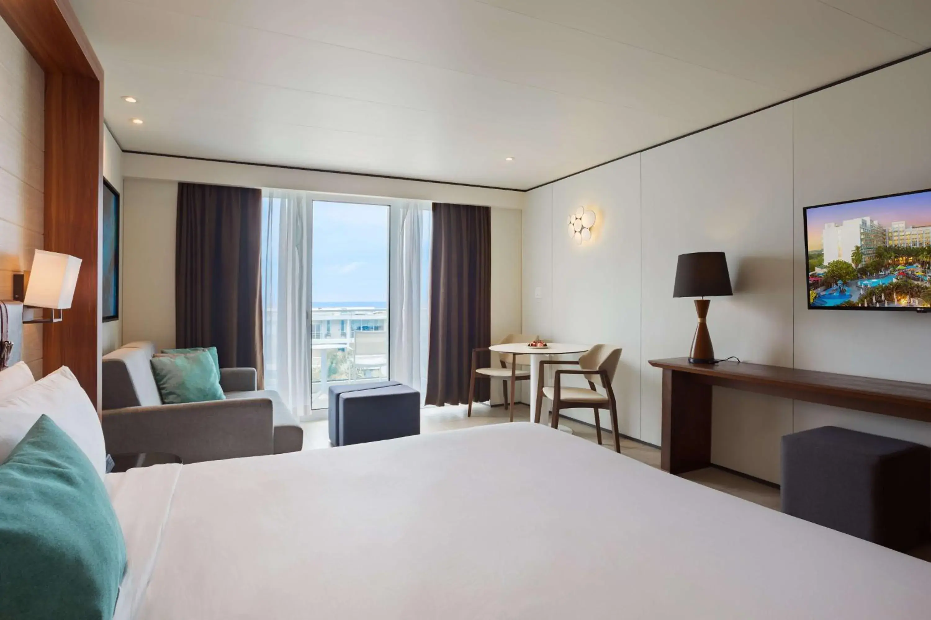 Bedroom, Bed in Sonesta Maho Beach All Inclusive Resort Casino & Spa Bedroom, Bed in Sonesta Maho Beach All Inclusive Resort Casino & Spa