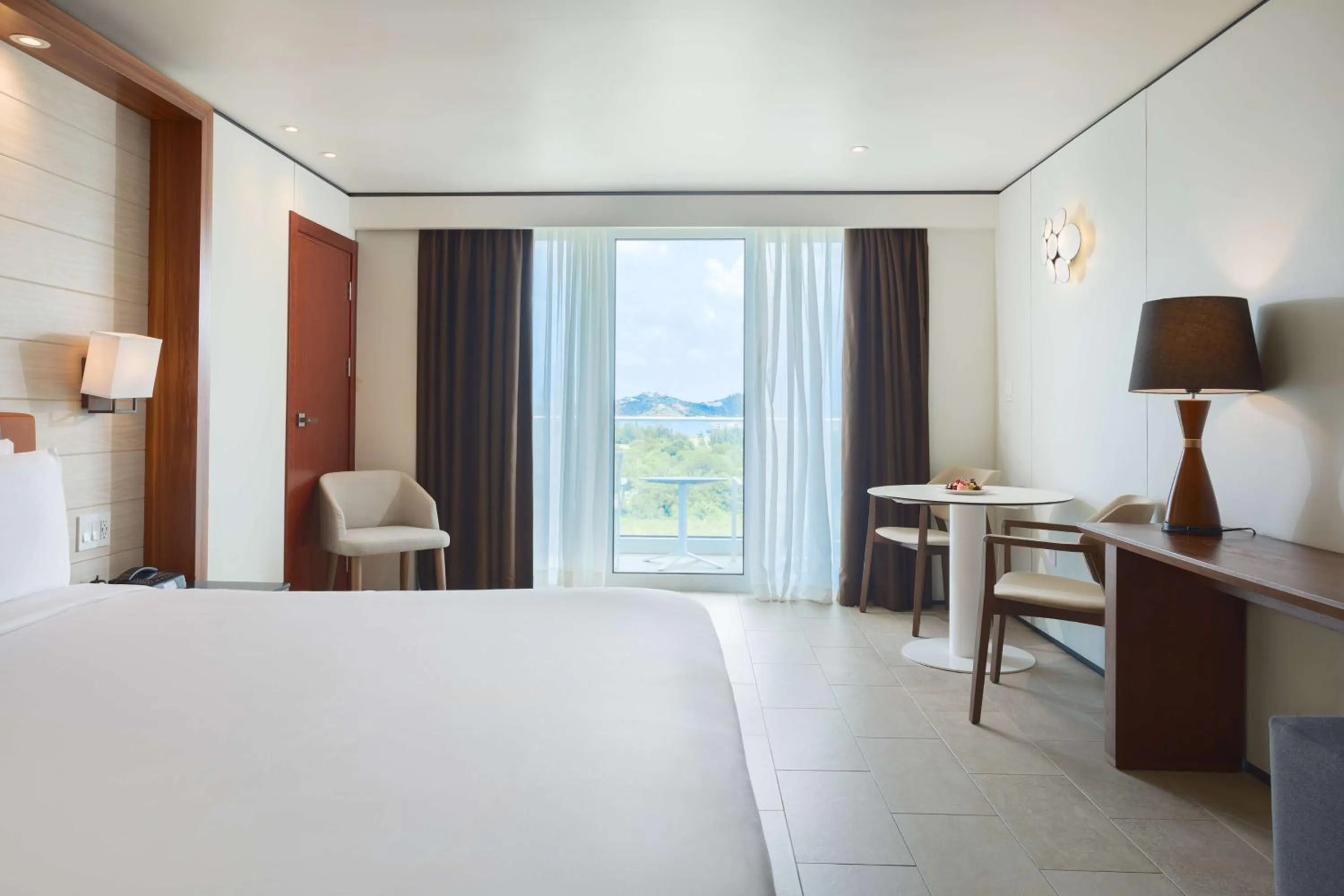 Bedroom, Bed in Sonesta Maho Beach All Inclusive Resort Casino & Spa