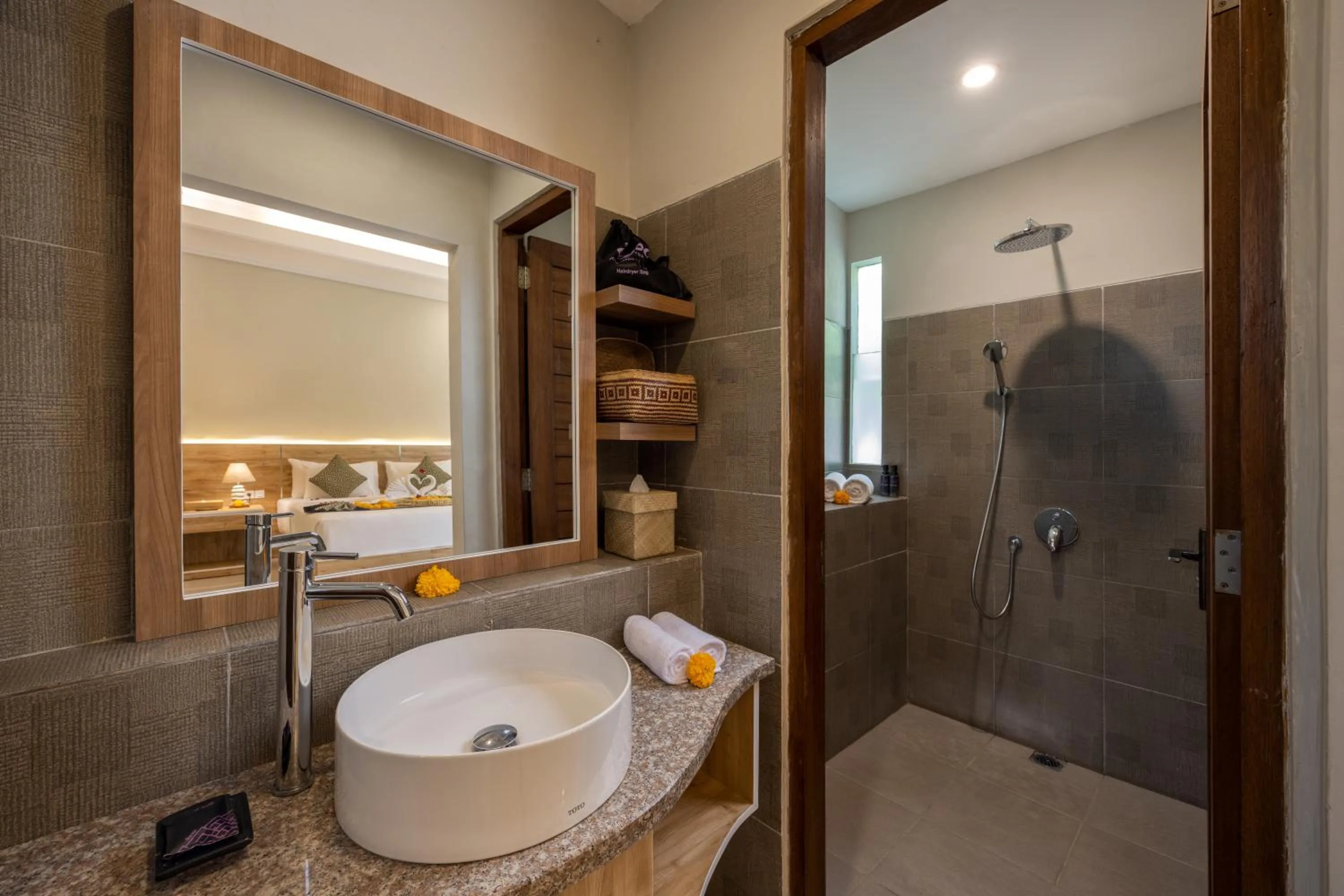 Bathroom in Tapa Tepi Kali Canggu