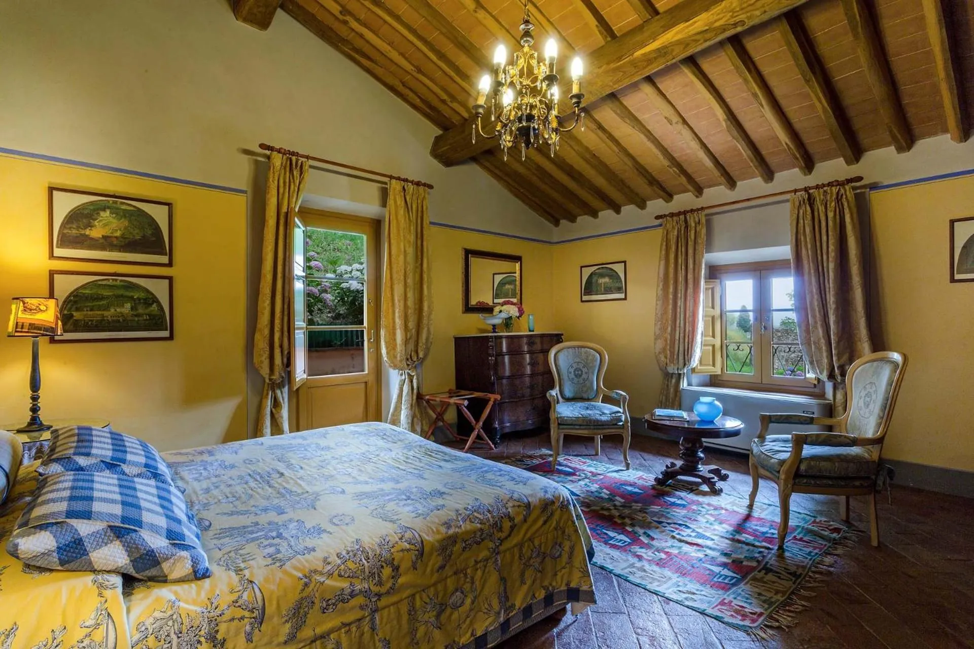 Bed in Coselli's luxury Villas