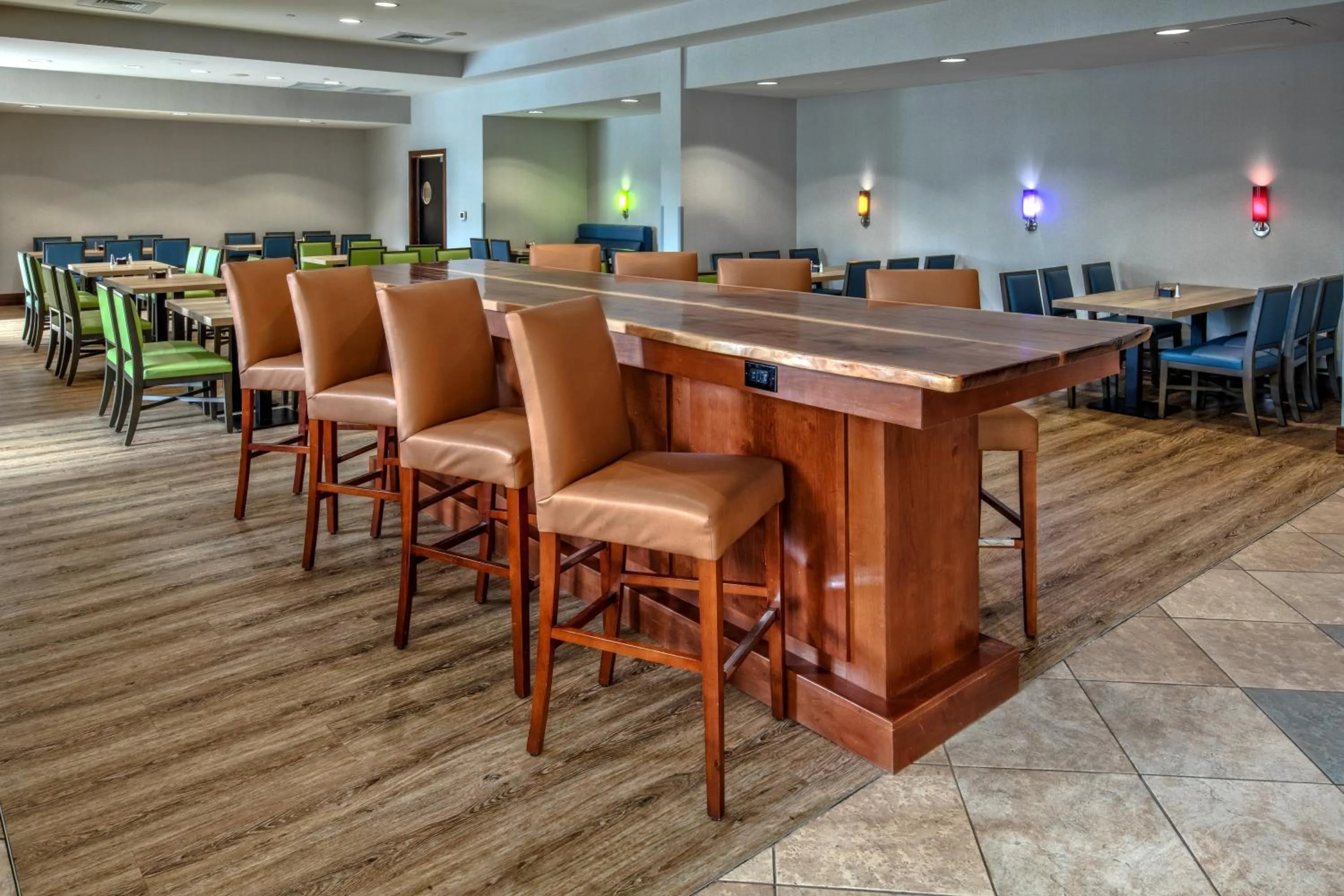 Restaurant/places to eat in Holiday Inn Rocky Mount I-95 @ US 64 by IHG