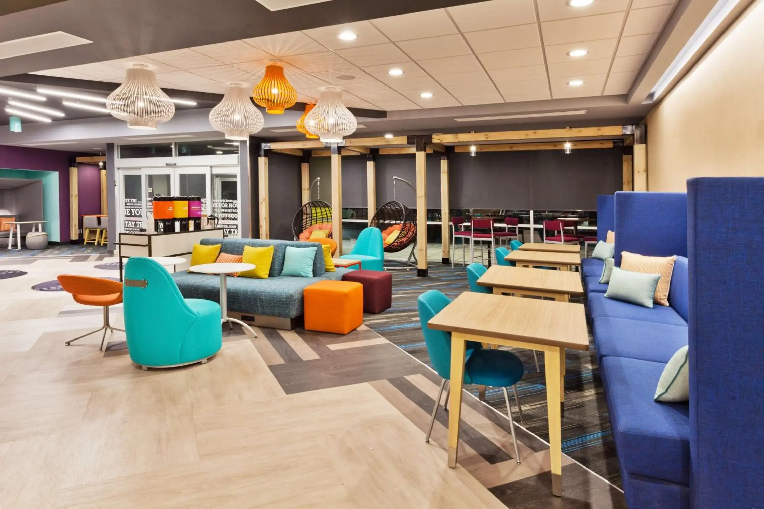 Lobby or reception in Tru by Hilton Auburn Lobby or reception in Tru by Hilton Auburn