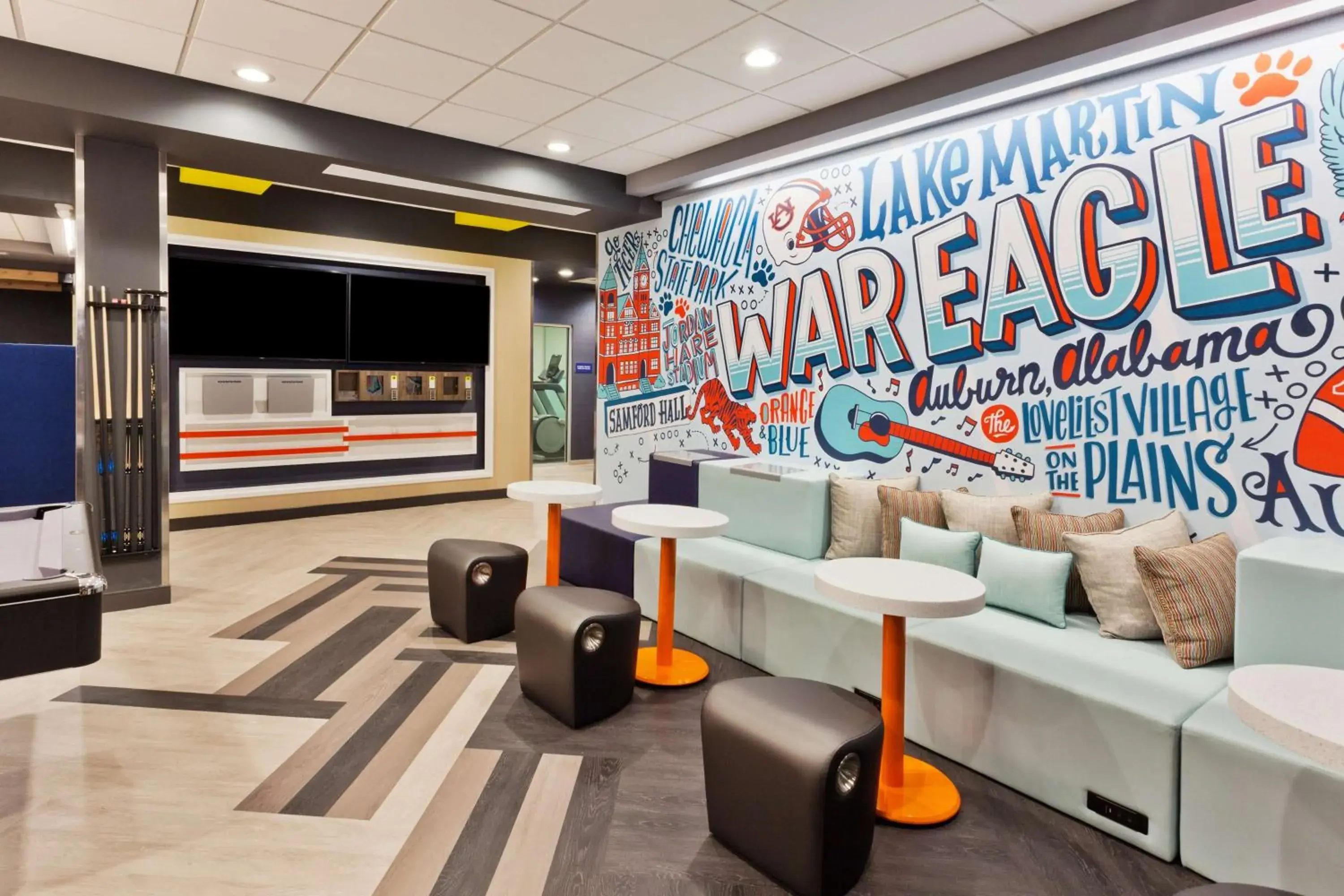 Lobby or reception in Tru by Hilton Auburn Lobby or reception in Tru by Hilton Auburn