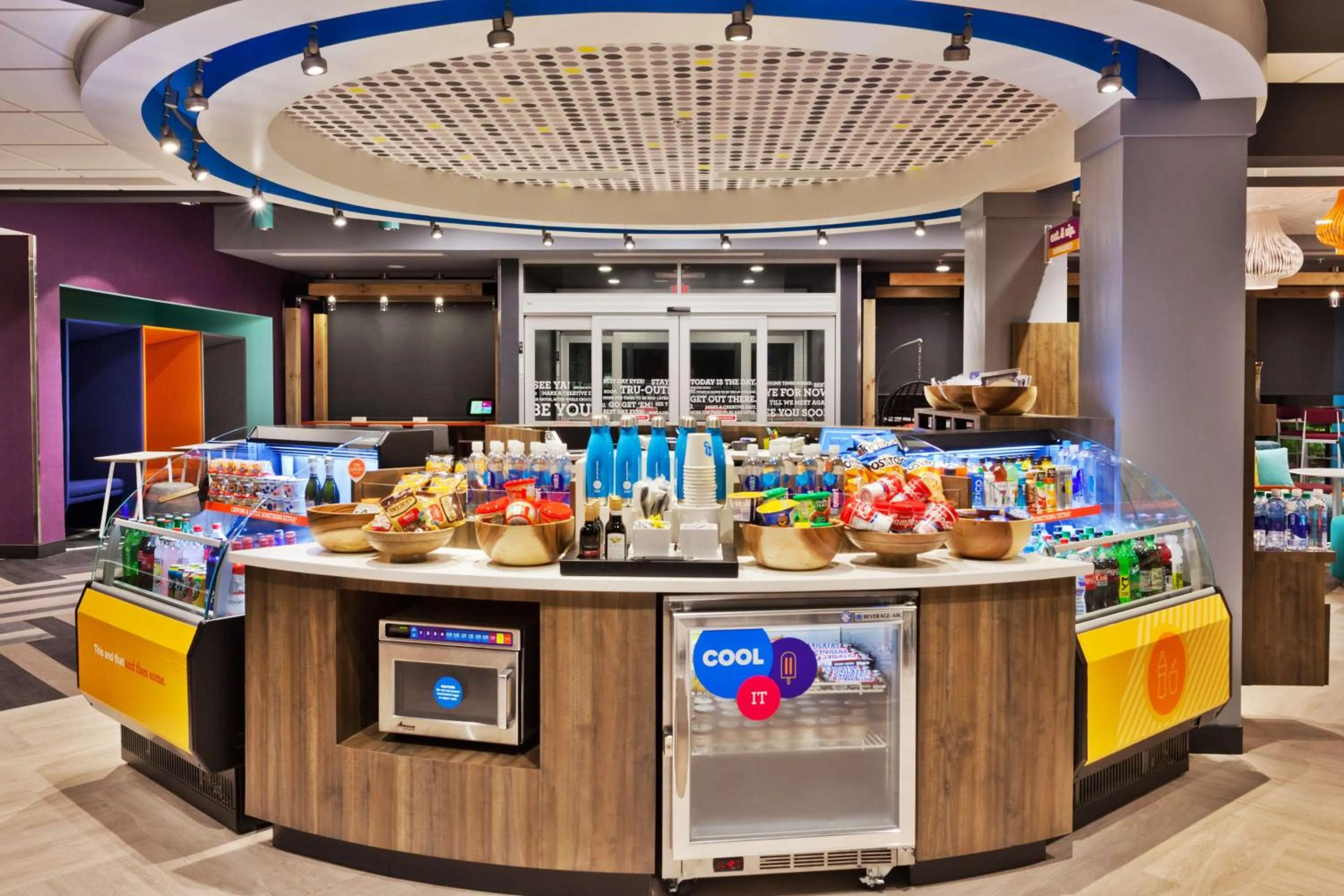 Restaurant/places to eat in Tru by Hilton Auburn