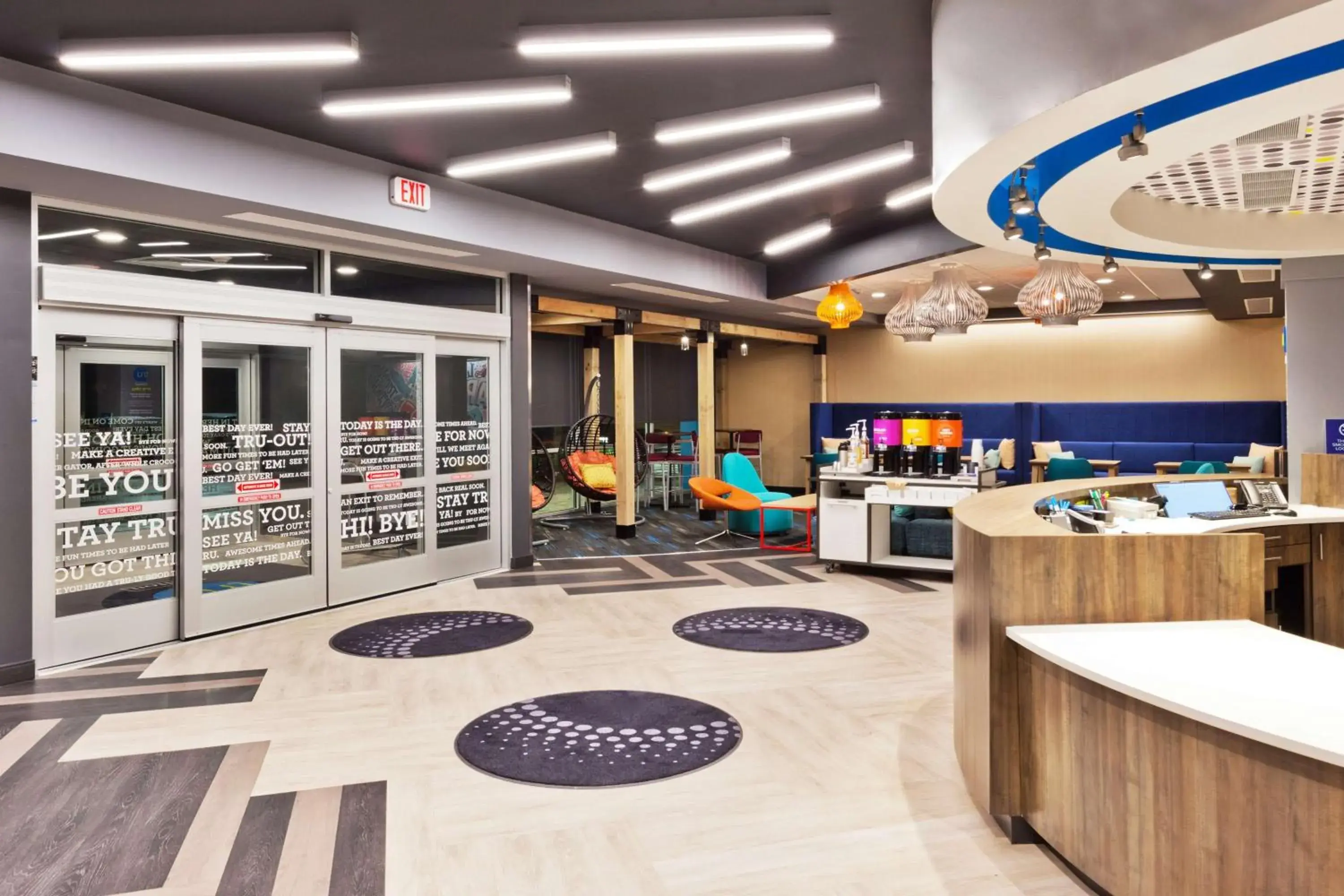 Lobby or reception in Tru by Hilton Auburn Lobby or reception in Tru by Hilton Auburn