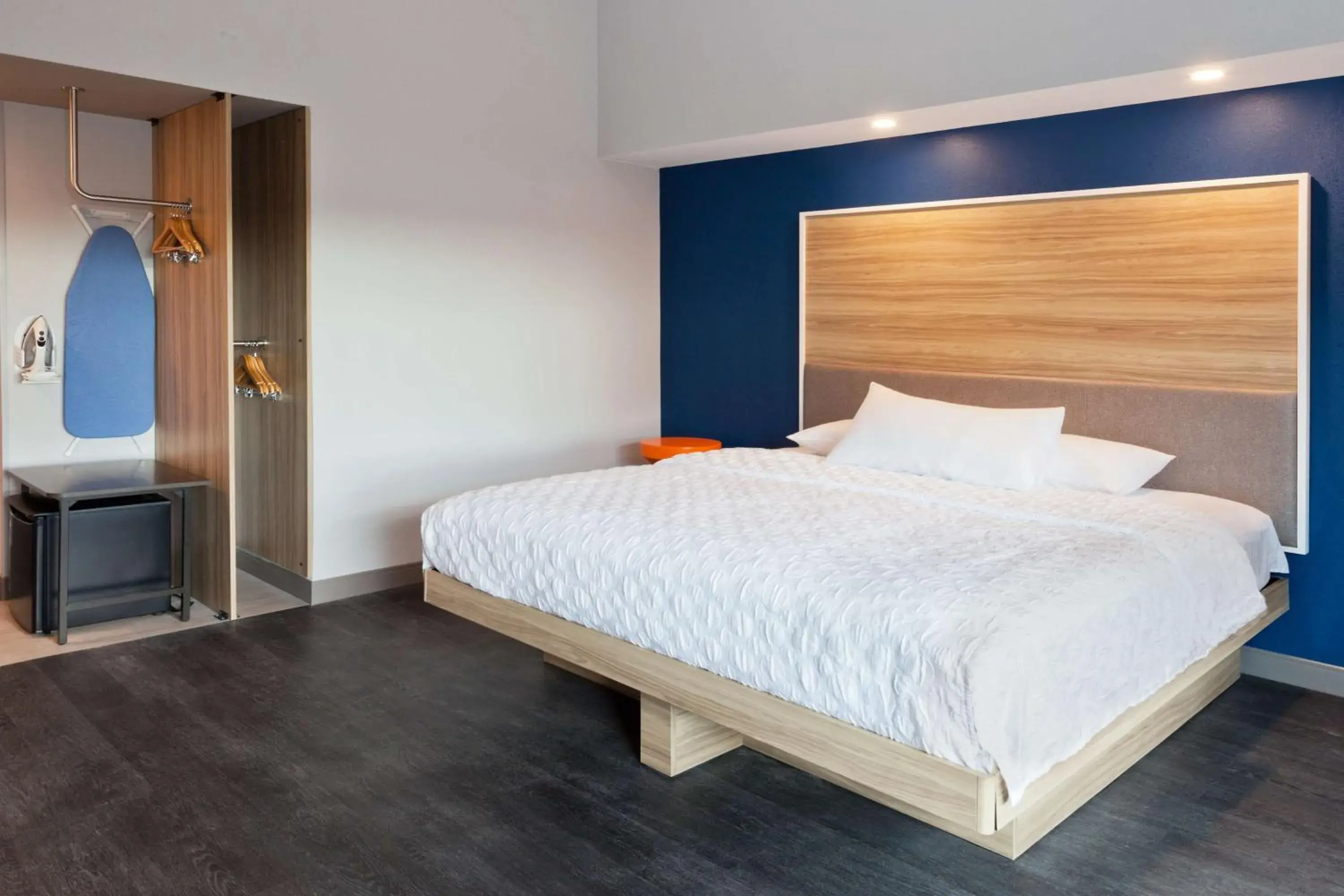 Bed in Tru by Hilton Auburn Bed in Tru by Hilton Auburn