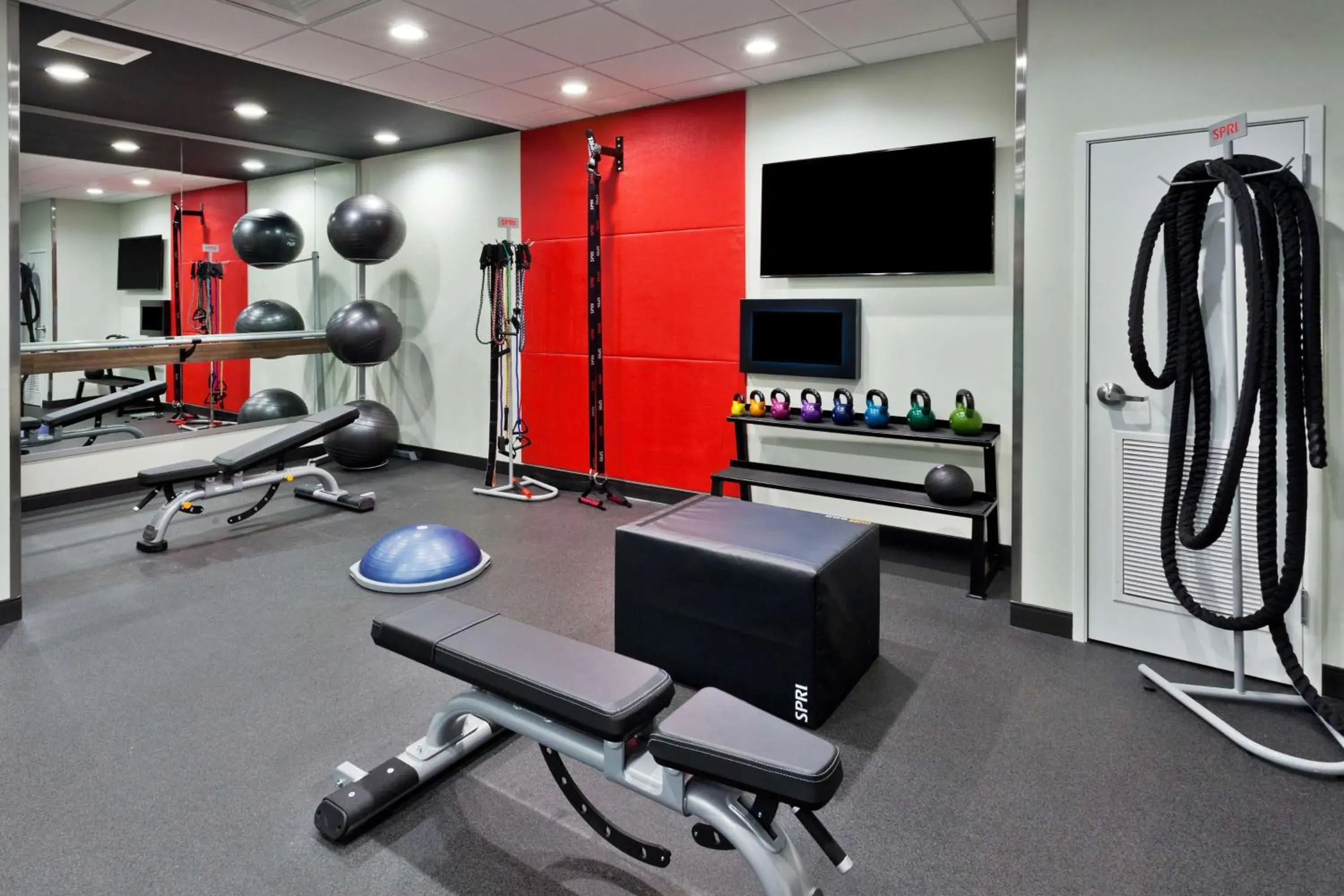 Fitness centre/facilities in Tru by Hilton Auburn Fitness centre/facilities in Tru by Hilton Auburn