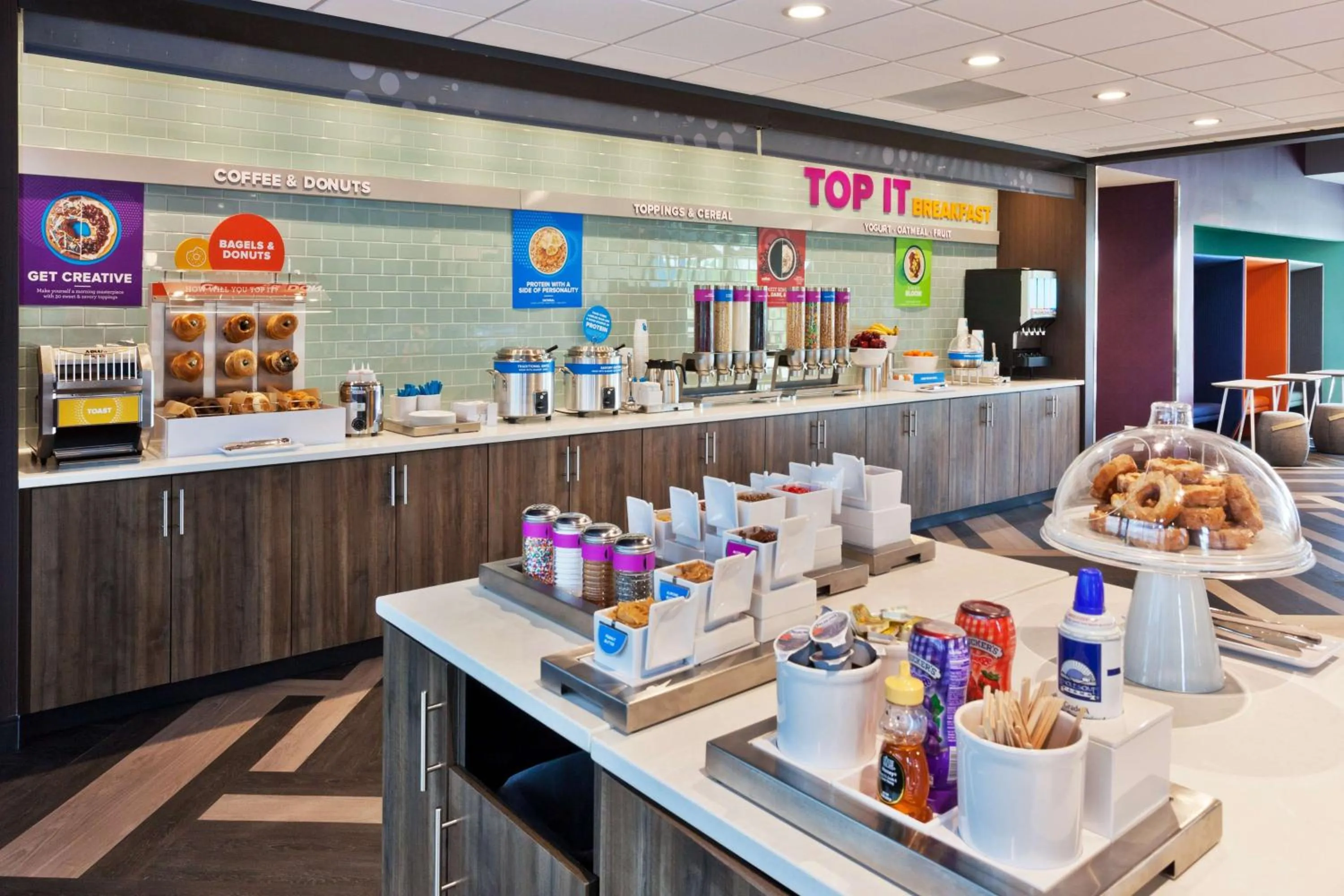 Restaurant/places to eat in Tru by Hilton Auburn