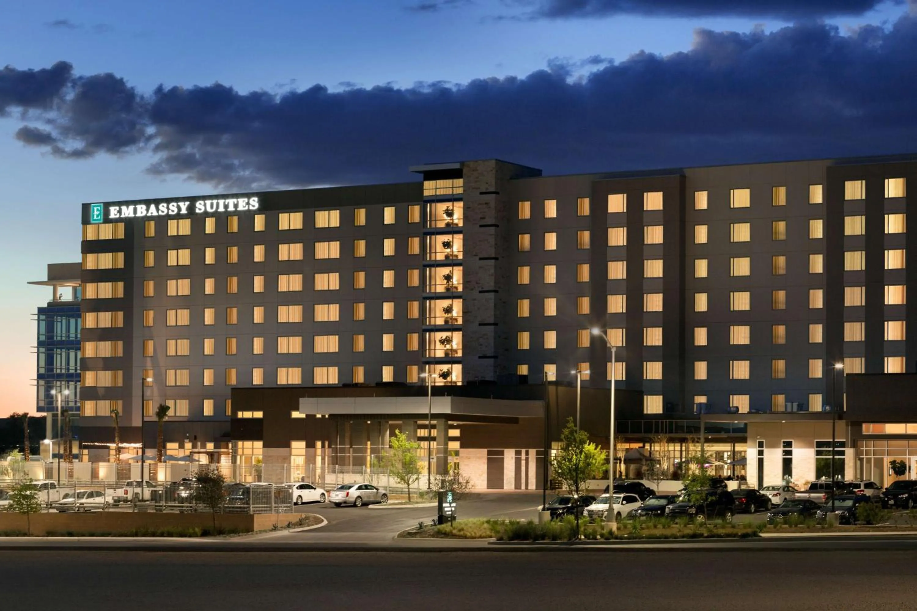 Property building in Embassy Suites By Hilton San Antonio Landmark