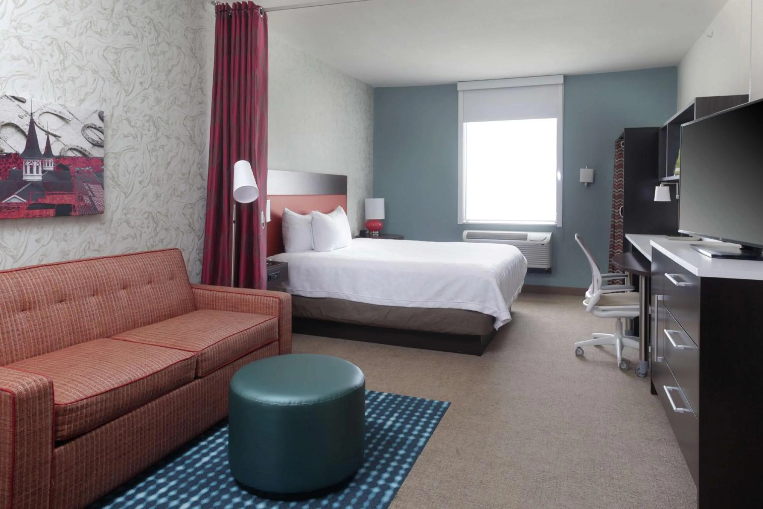 Living room, Bed in Home2 Suites By Hilton Louisville Airport Expo Center