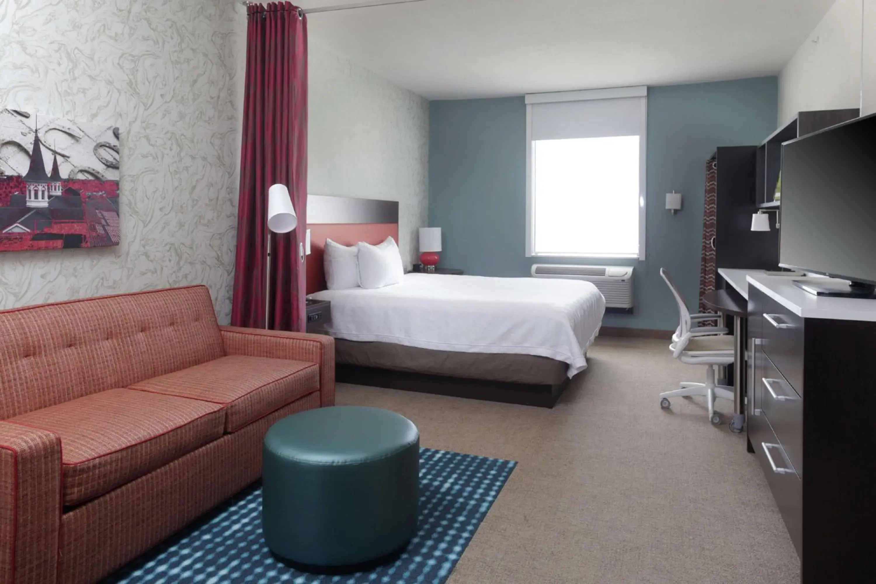 Living room, Bed in Home2 Suites By Hilton Louisville Airport Expo Center Living room, Bed in Home2 Suites By Hilton Louisville Airport Expo Center