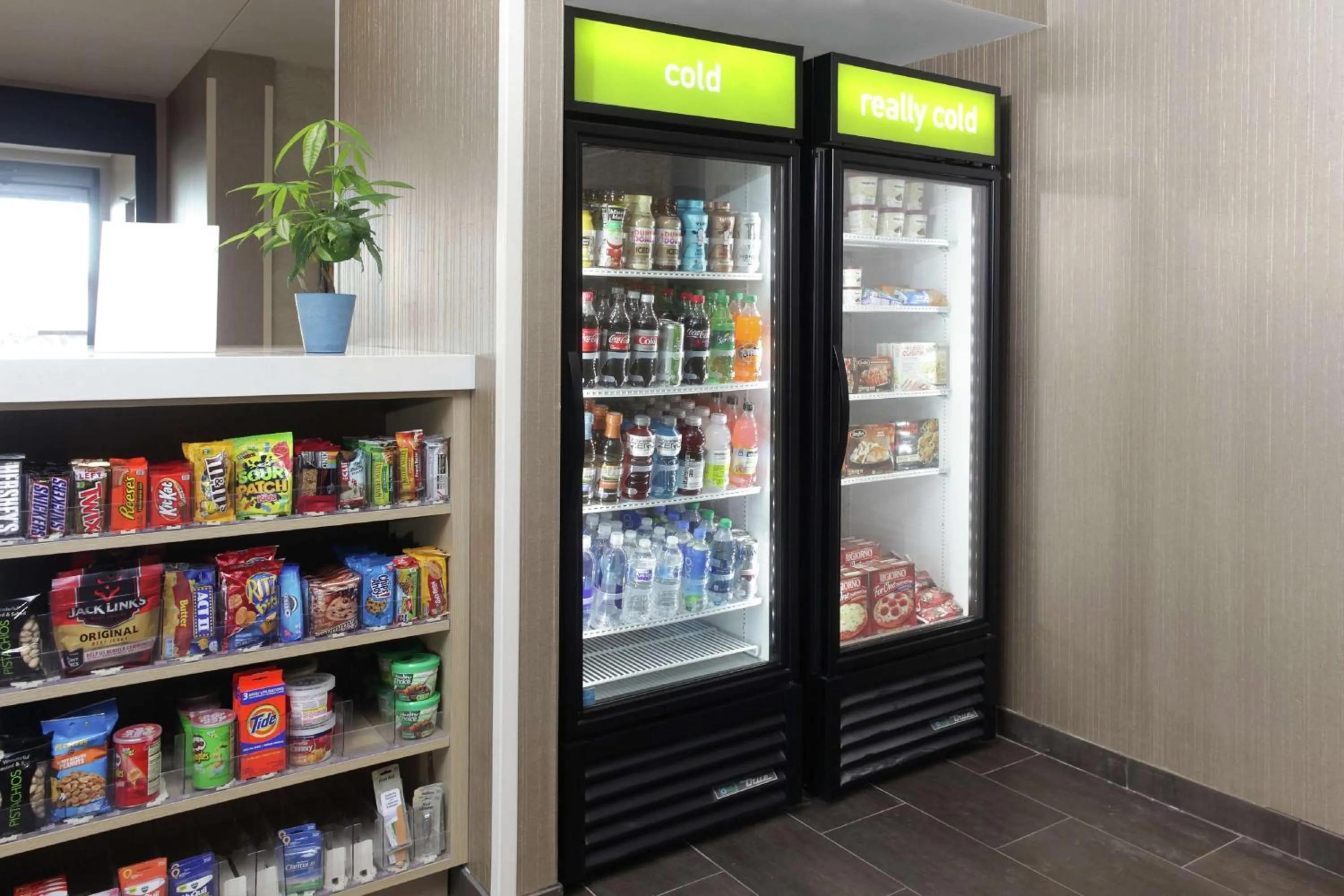 Restaurant/places to eat in Home2 Suites By Hilton Louisville Airport Expo Center