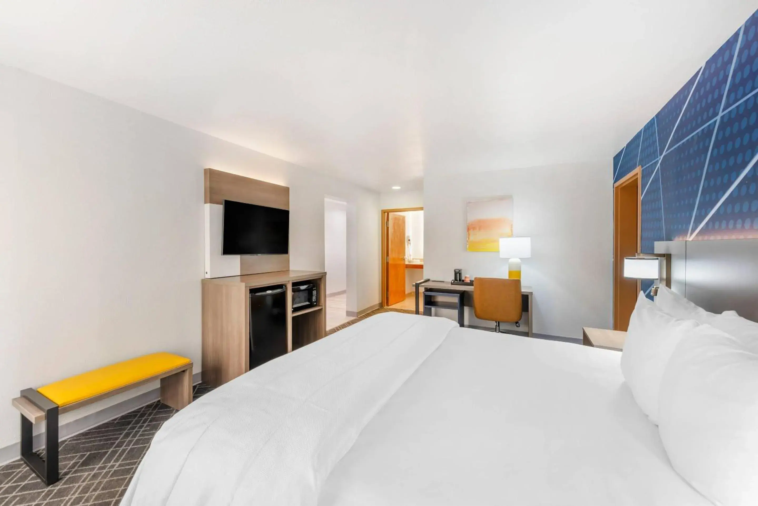 Bedroom, Bed in Comfort Inn - Killeen near Fort Hood Bedroom, Bed in Comfort Inn - Killeen near Fort Hood